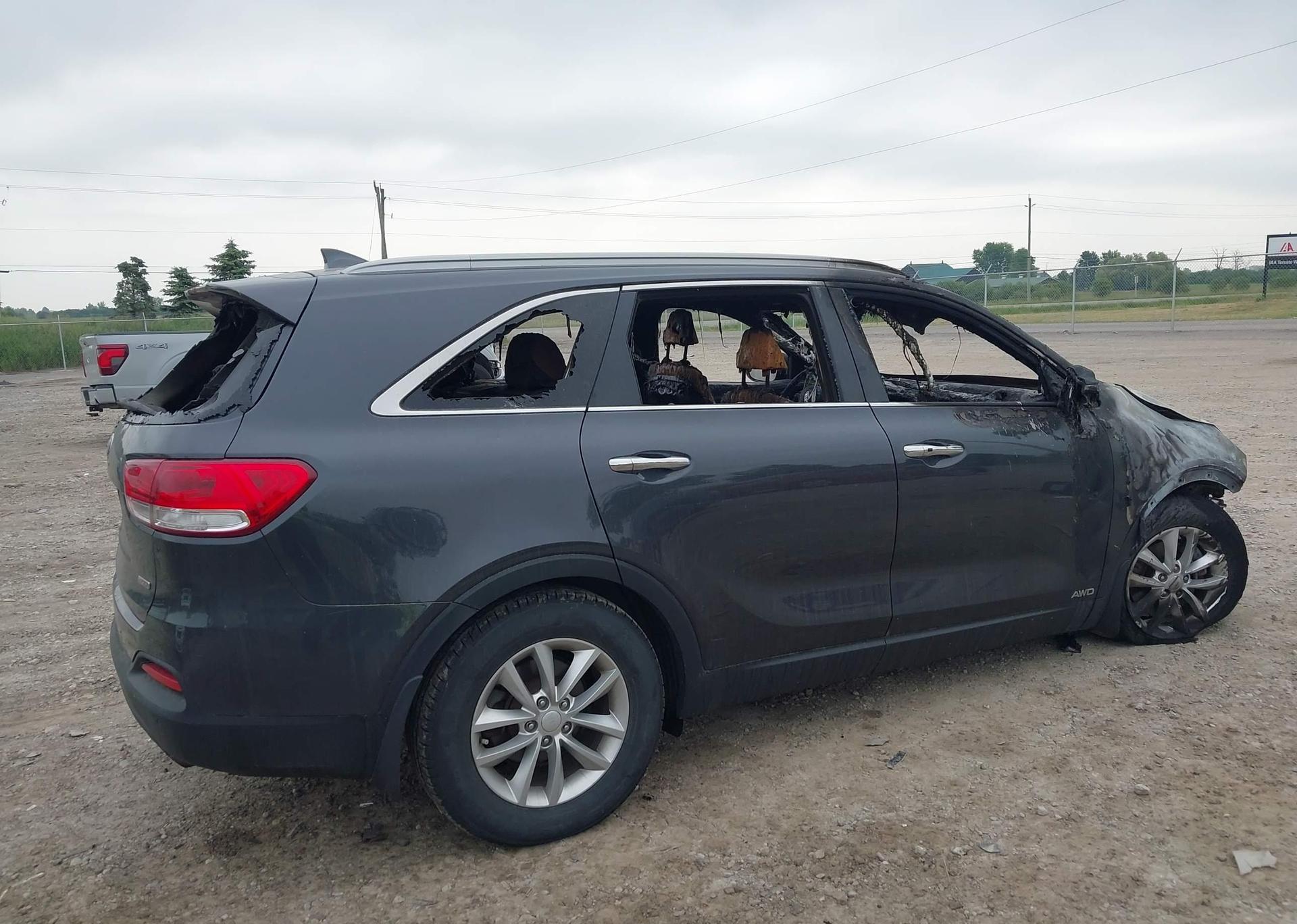 2017 KIA SORENTO LX