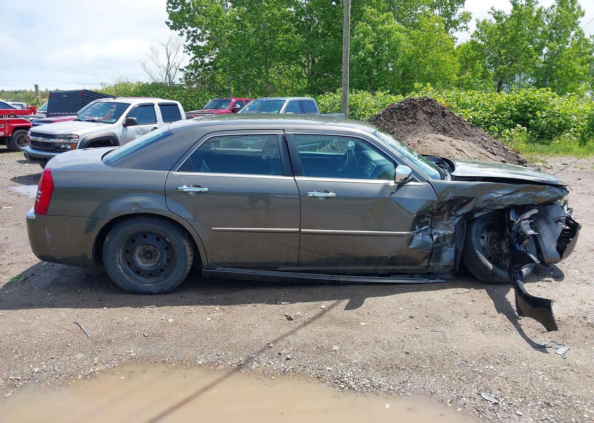 2010 CHRYSLER 300 LIMITED
