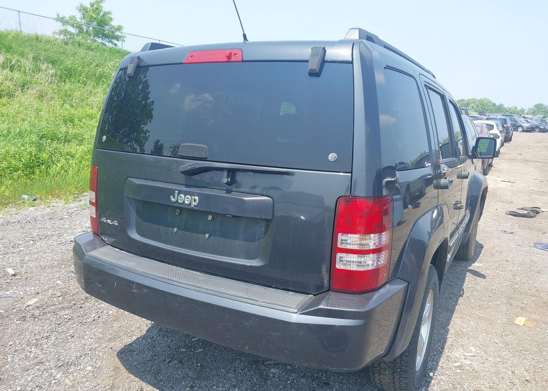 2010 JEEP LIBERTY SPORT