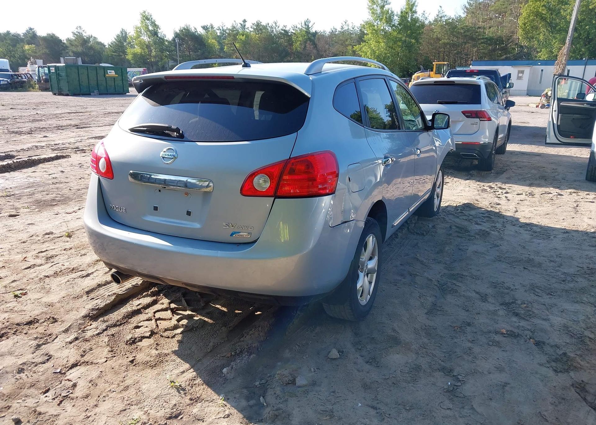 2011 NISSAN ROGUE SV