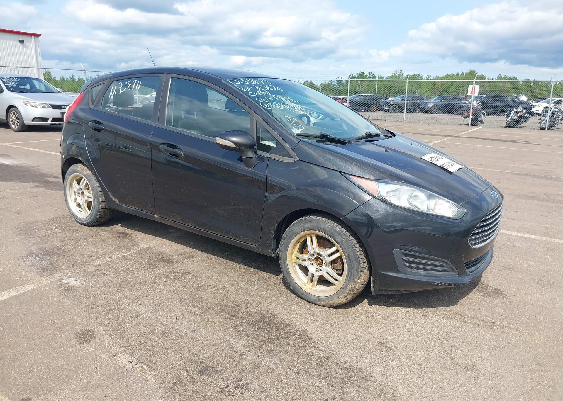 2015 FORD FIESTA SE