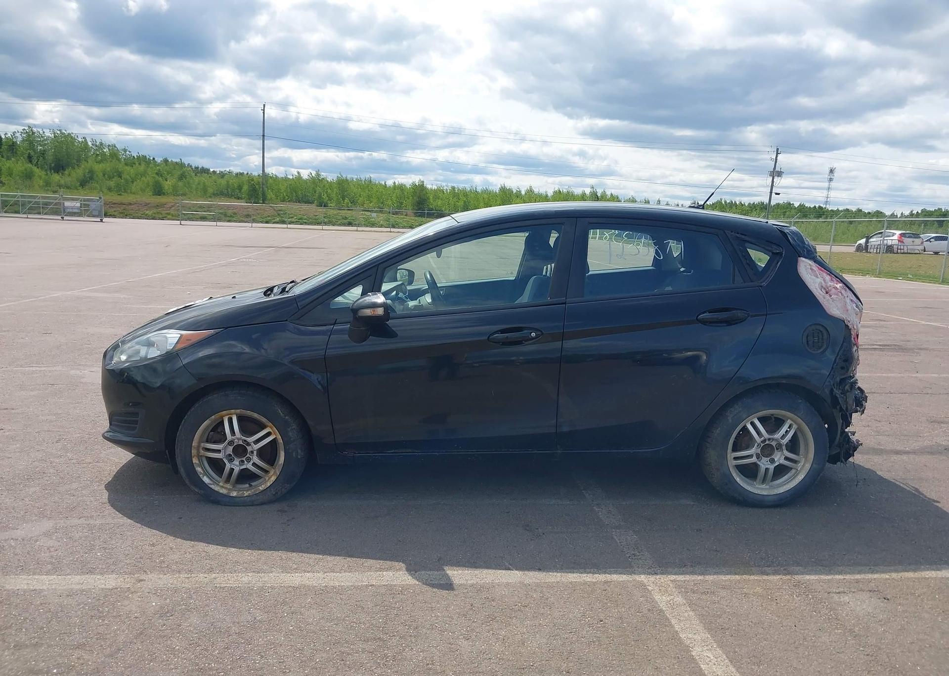 2015 FORD FIESTA SE
