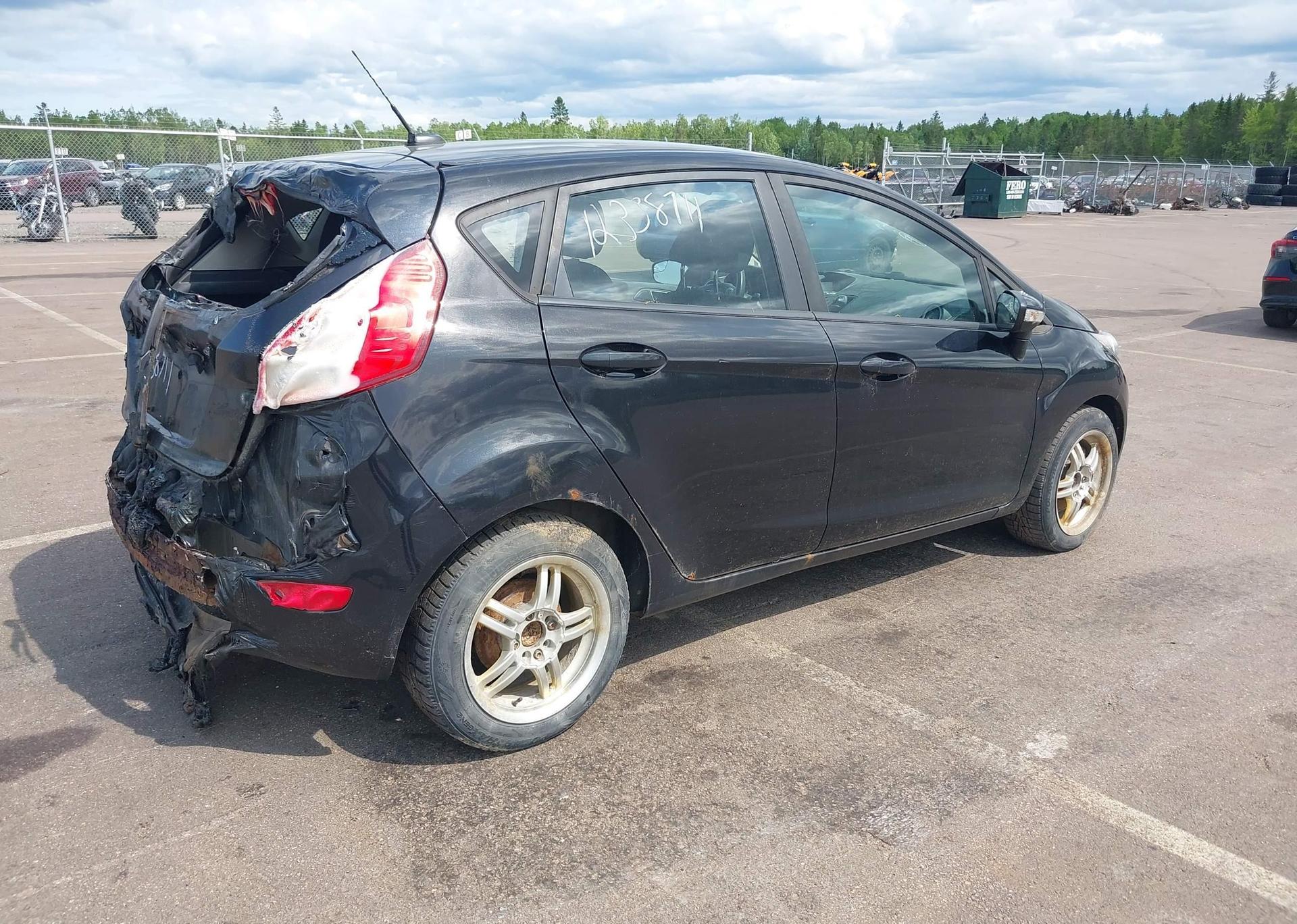 2015 FORD FIESTA SE