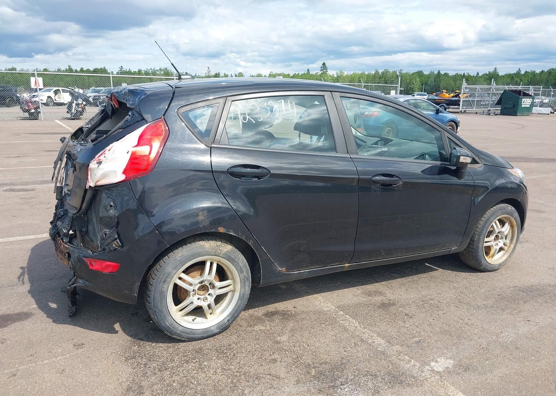 2015 FORD FIESTA SE