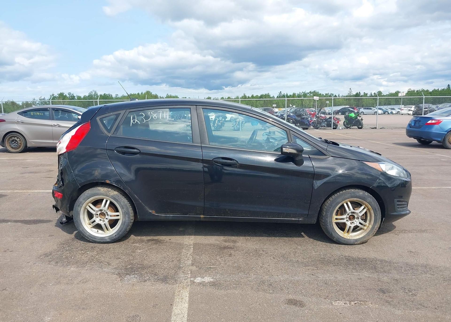 2015 FORD FIESTA SE