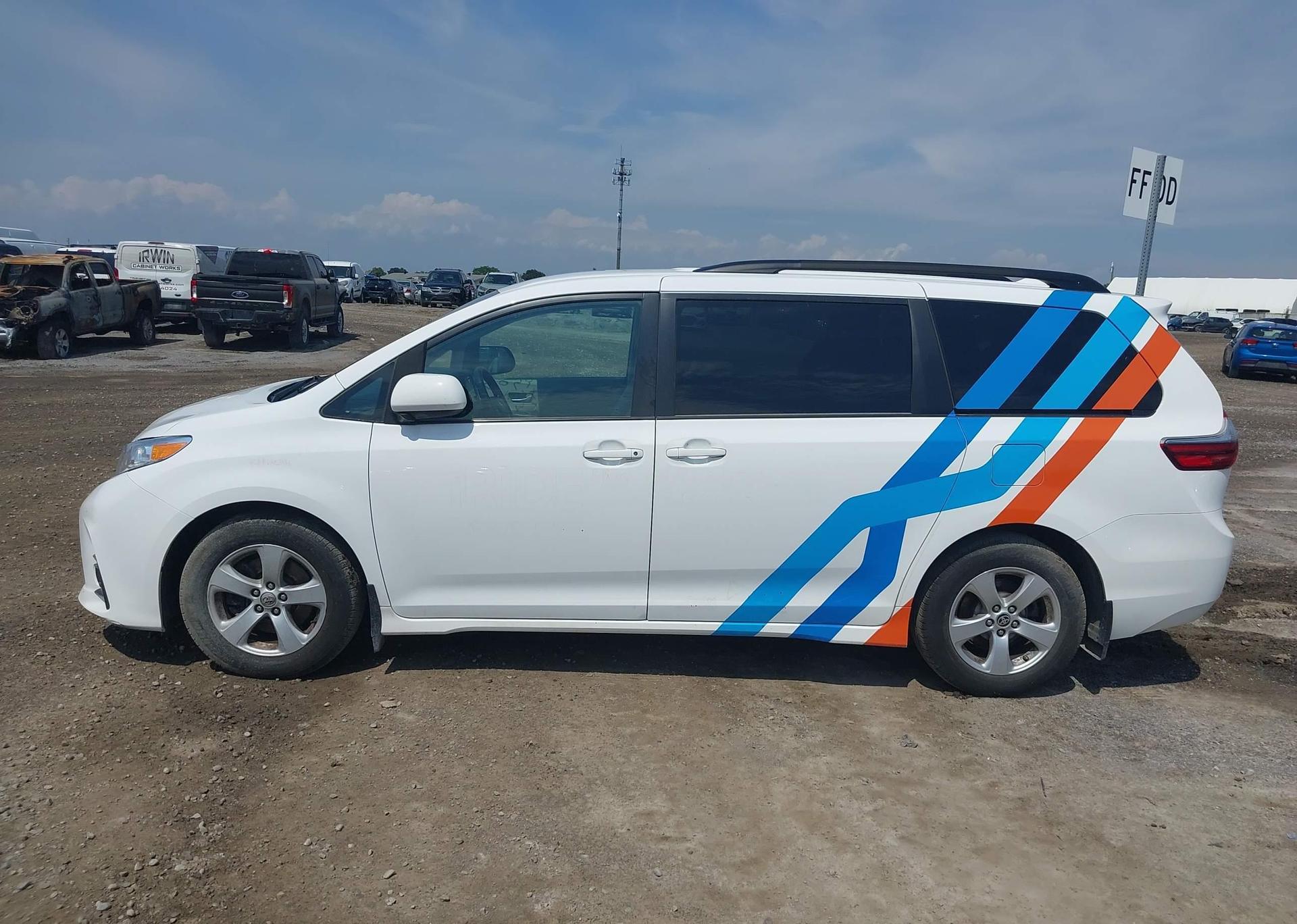 2020 TOYOTA SIENNA LE