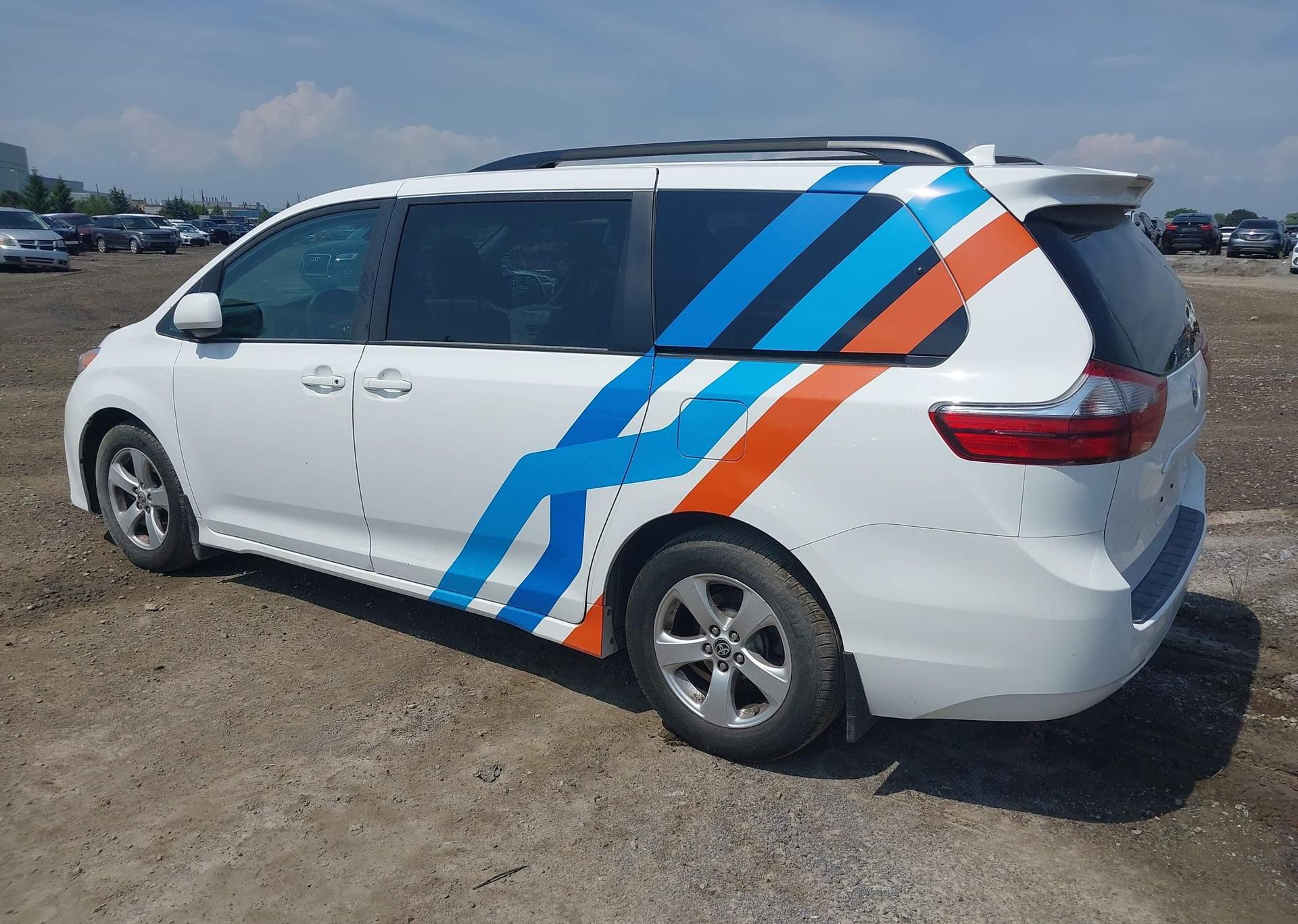 2020 TOYOTA SIENNA LE