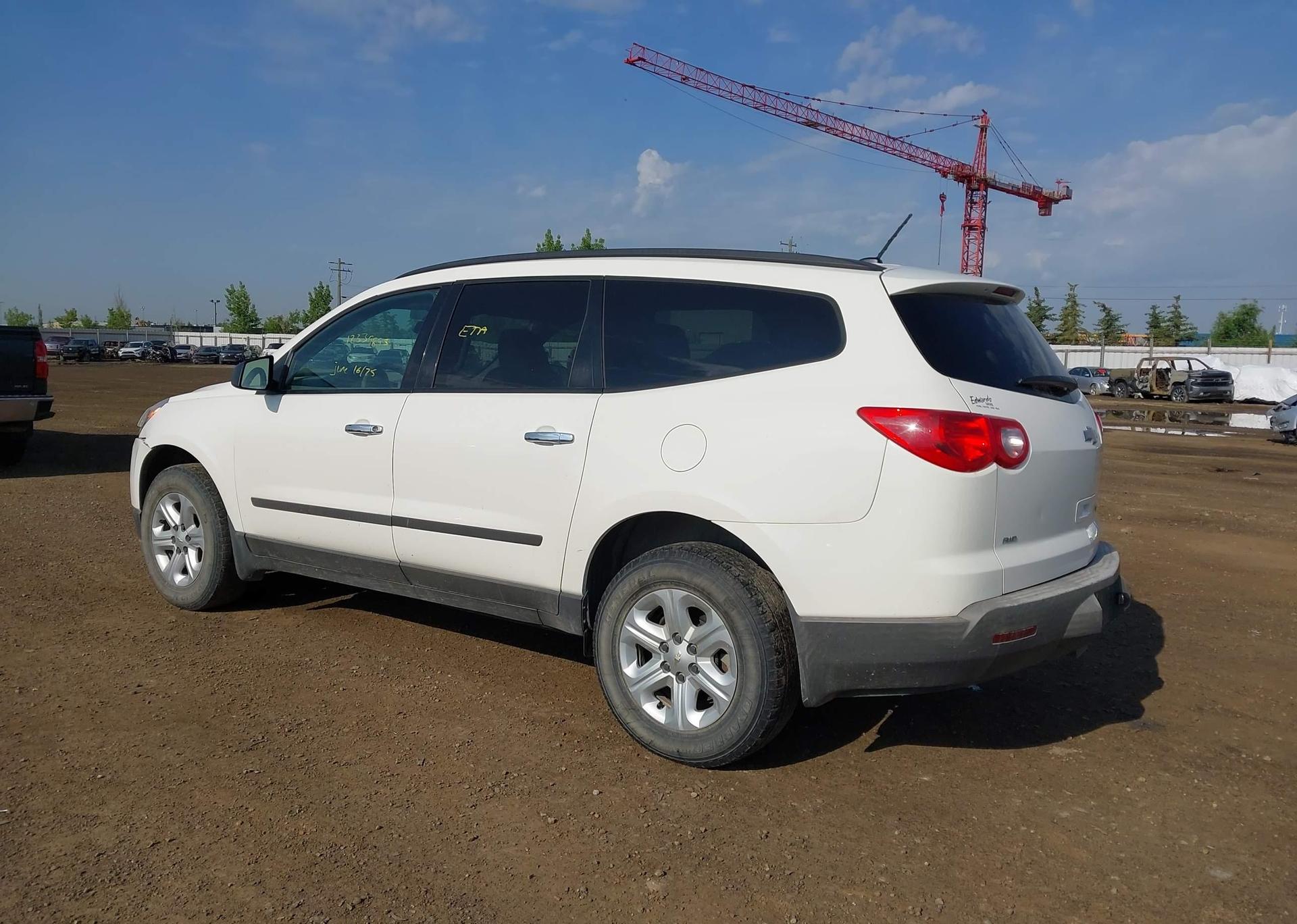 2011 CHEVROLET TRAVERSE LS