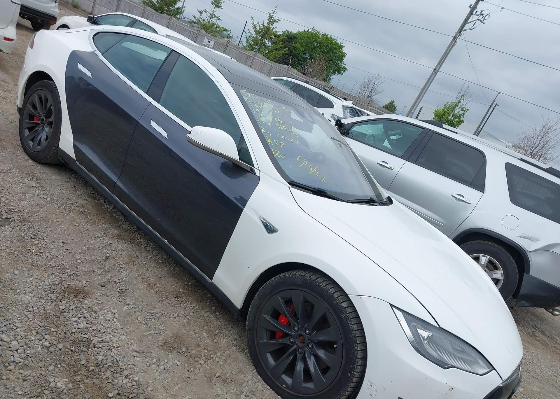 2015 TESLA MODEL S 85D