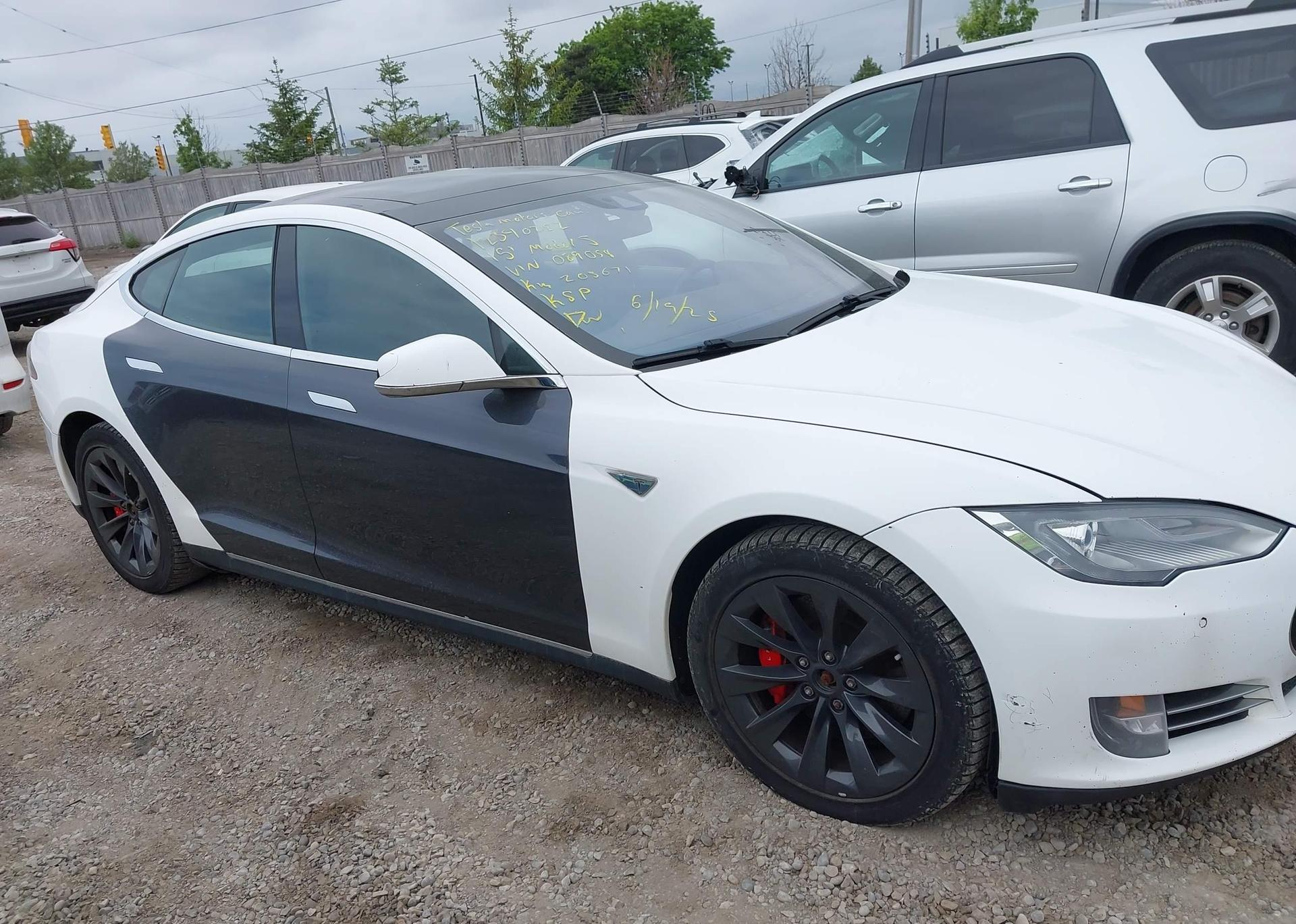 2015 TESLA MODEL S 85D