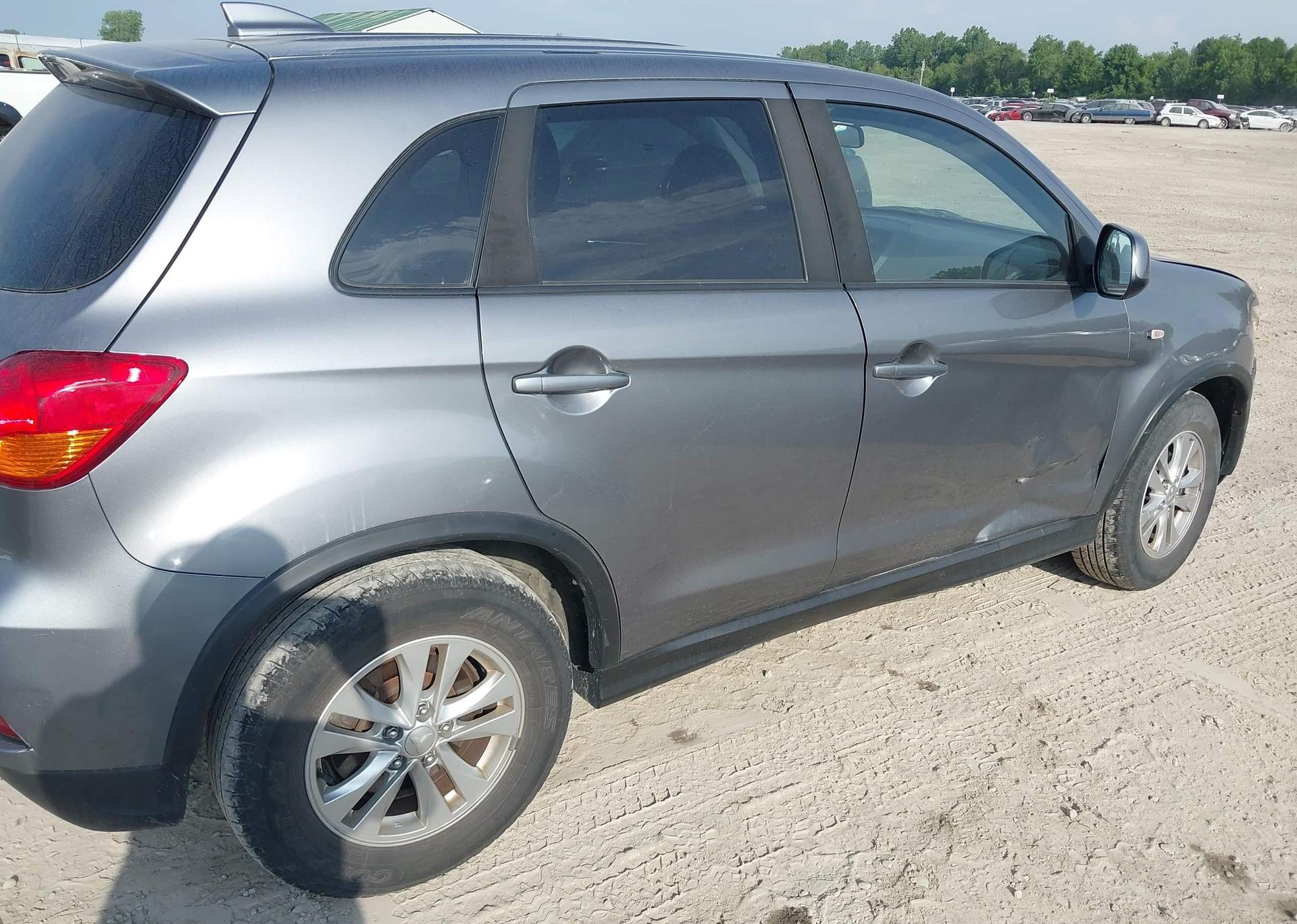 2019 MITSUBISHI RVR SE