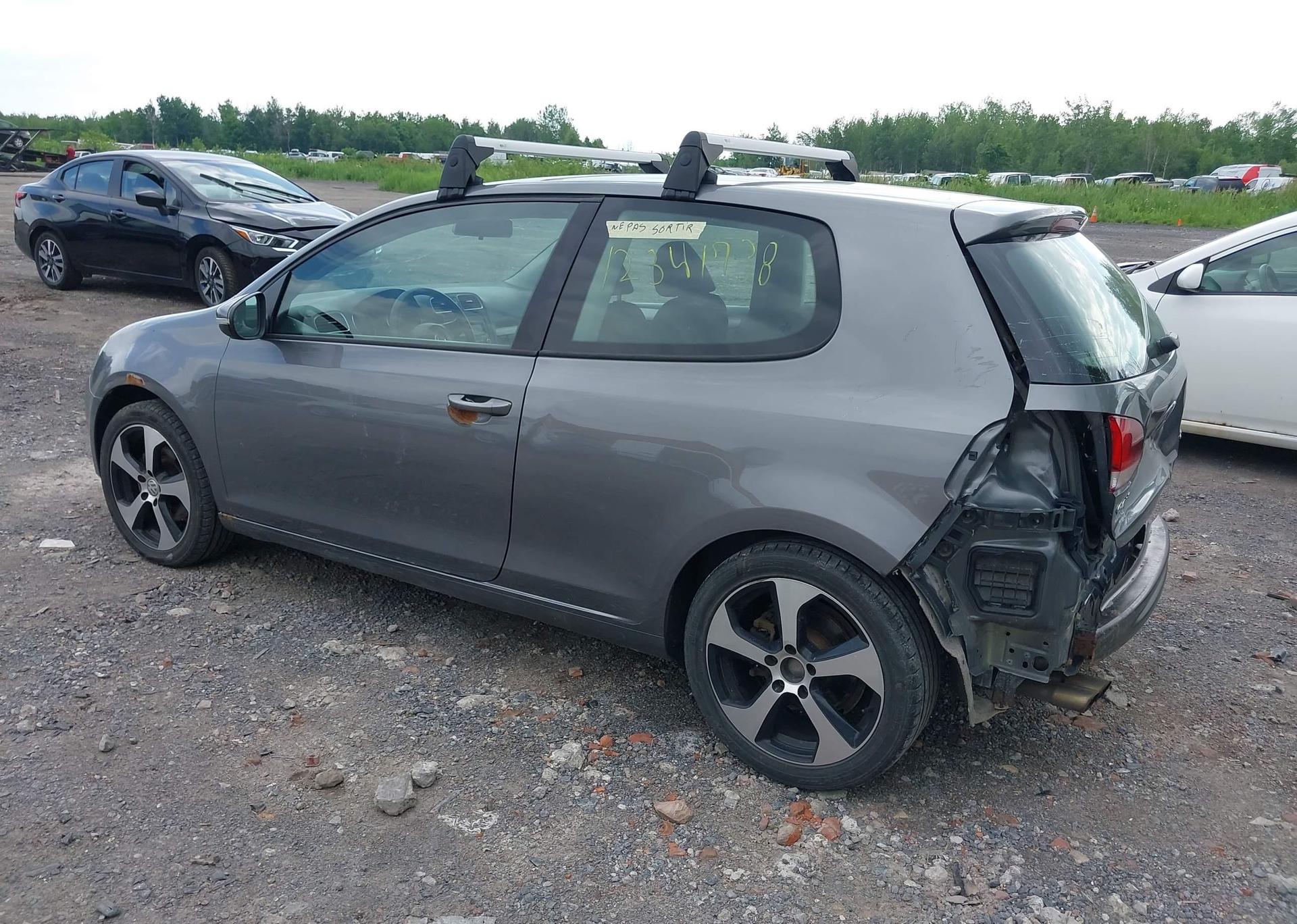 2013 VOLKSWAGEN GOLF