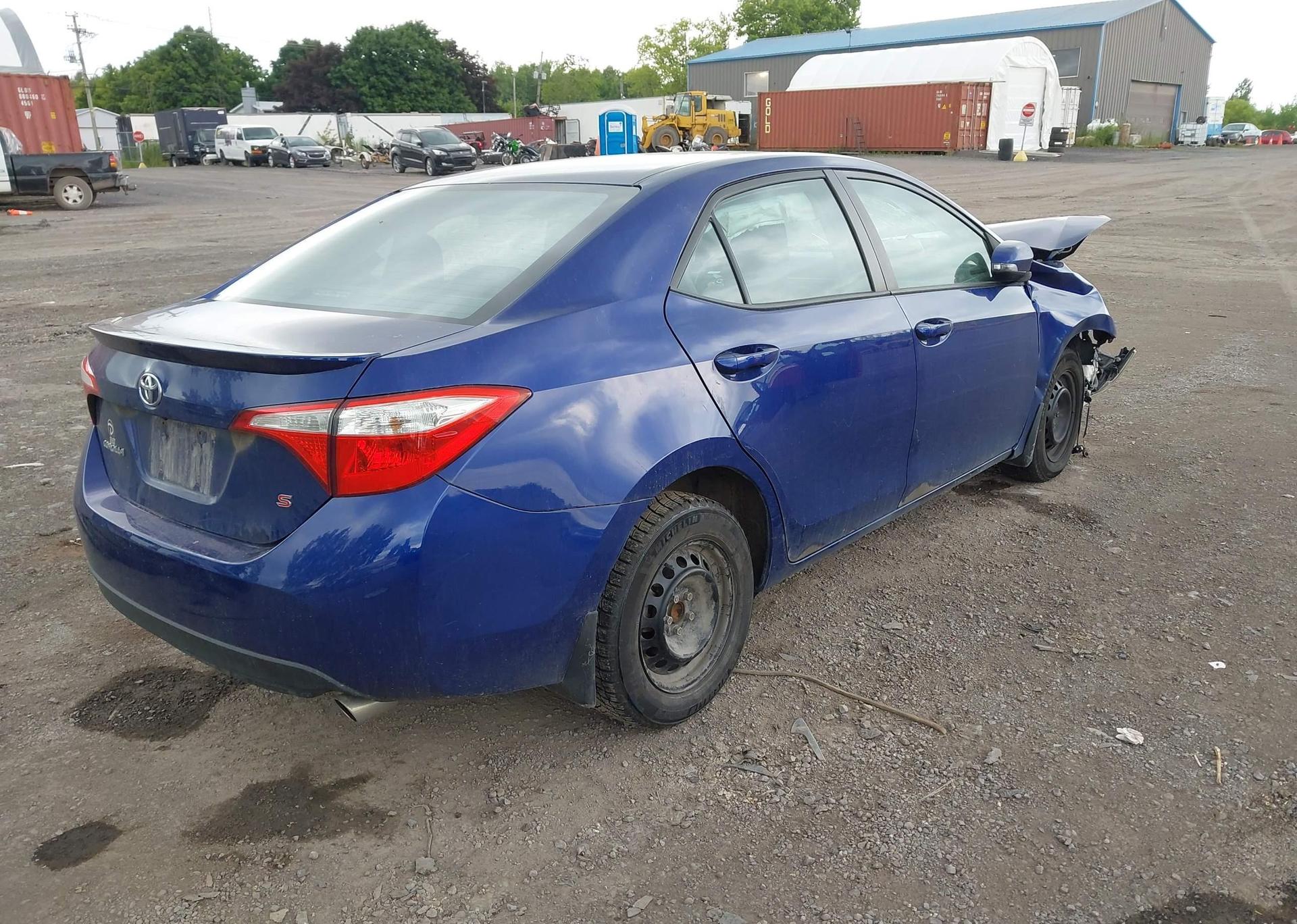 2015 TOYOTA COROLLA