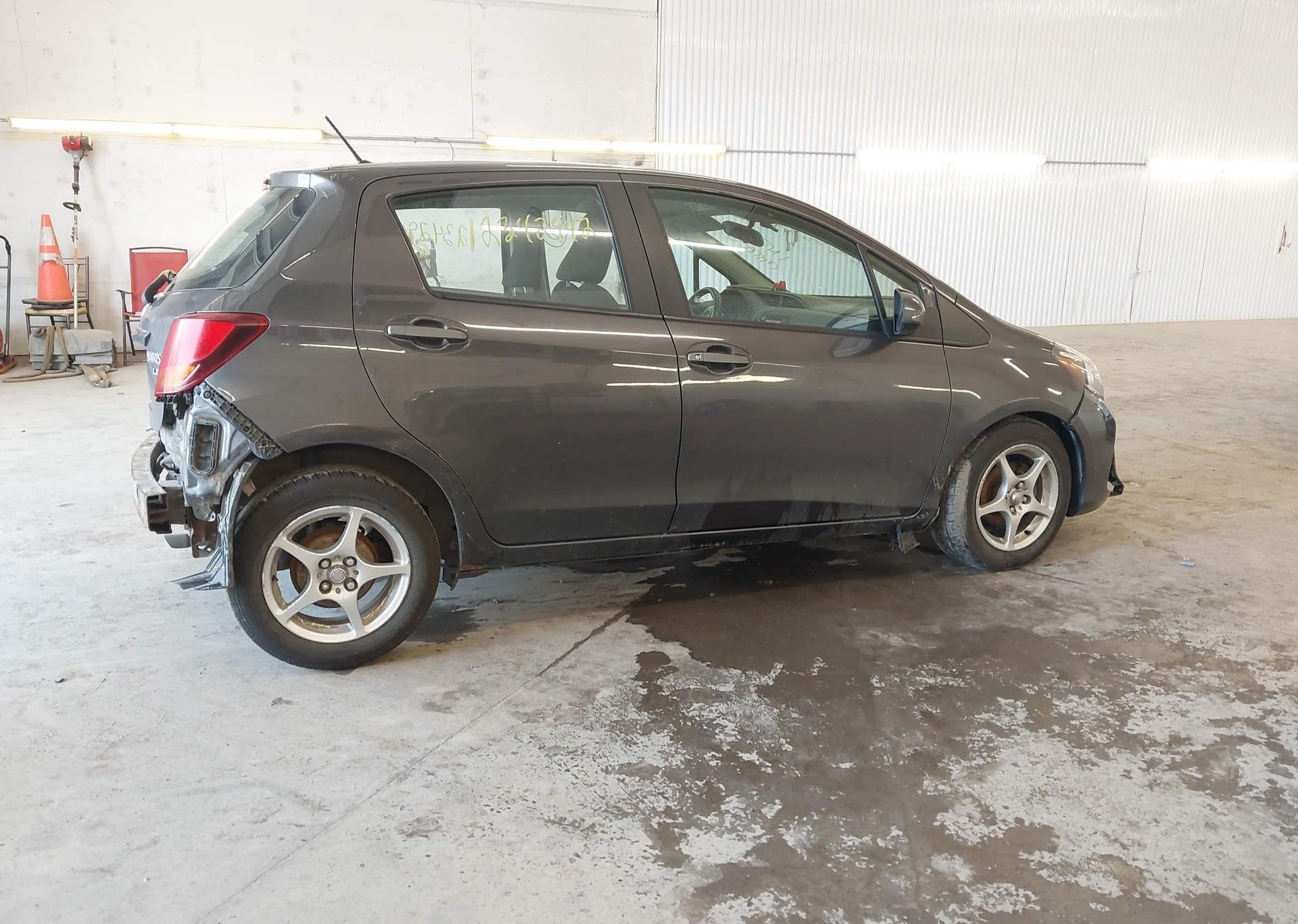 2015 TOYOTA YARIS