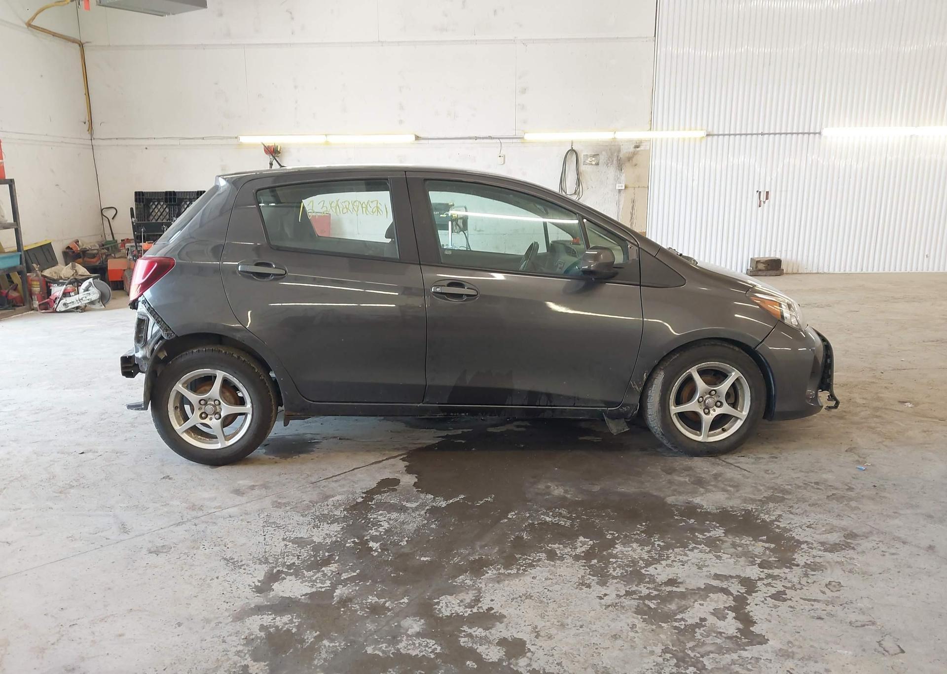 2015 TOYOTA YARIS