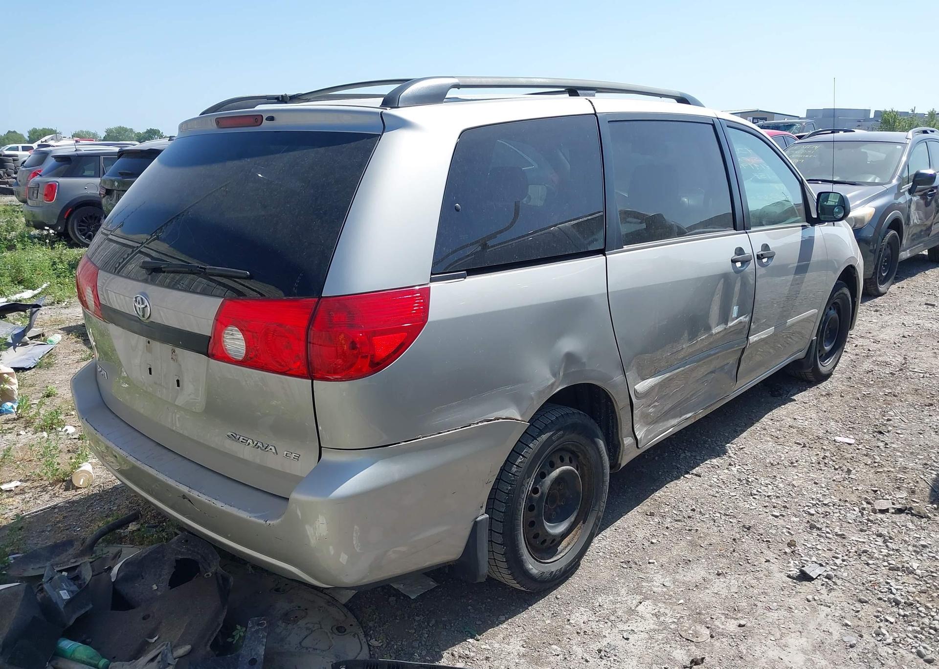 2006 TOYOTA SIENNA CE
