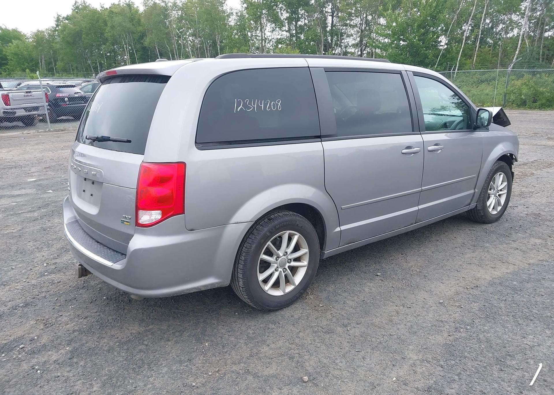 2016 DODGE GRAND CARAVAN SE