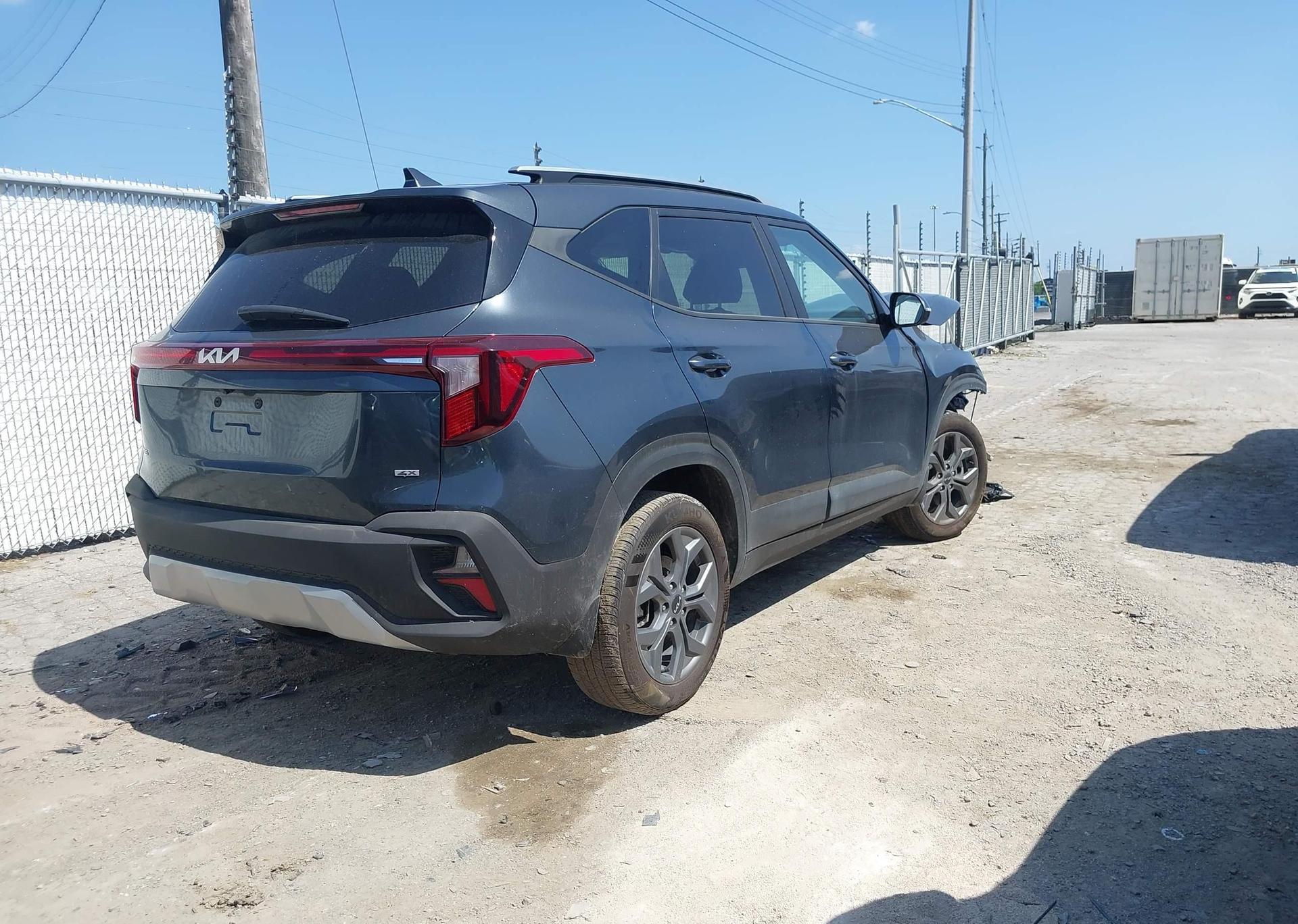 2024 KIA SELTOS LX