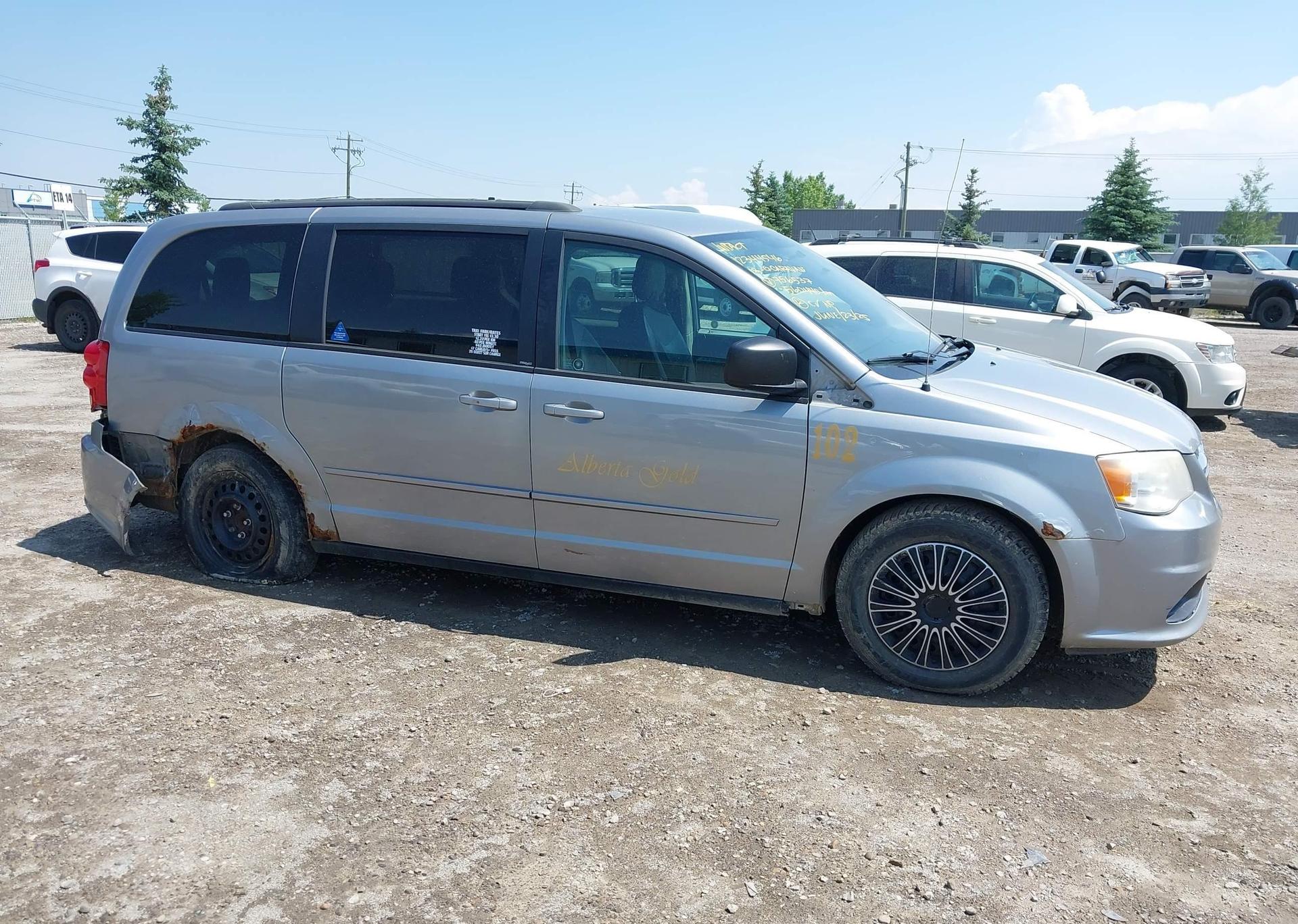 2013 DODGE GRAND CARAVAN SE