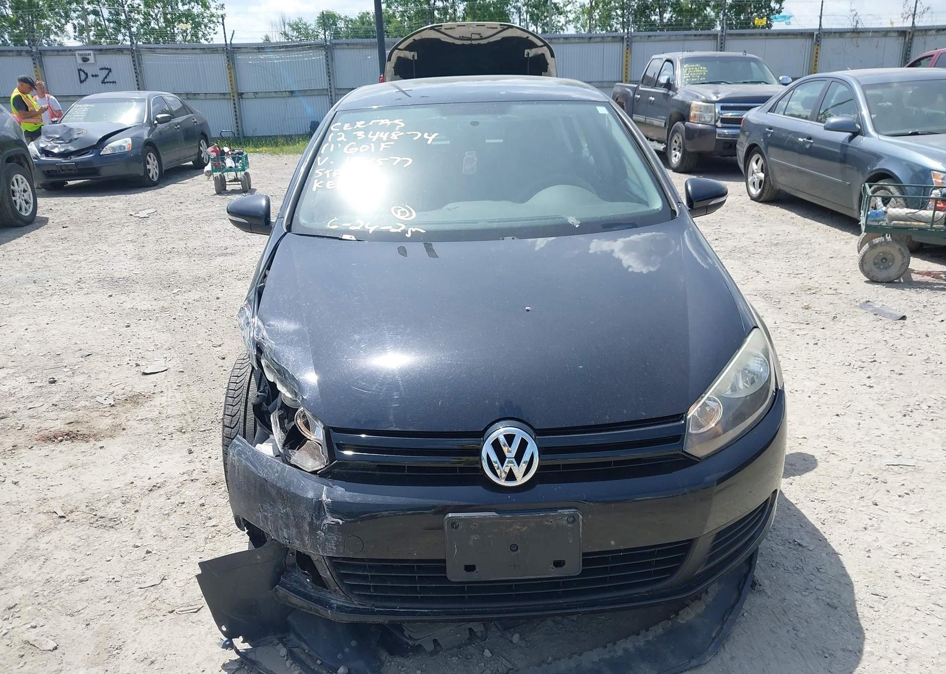 2011 VOLKSWAGEN GOLF