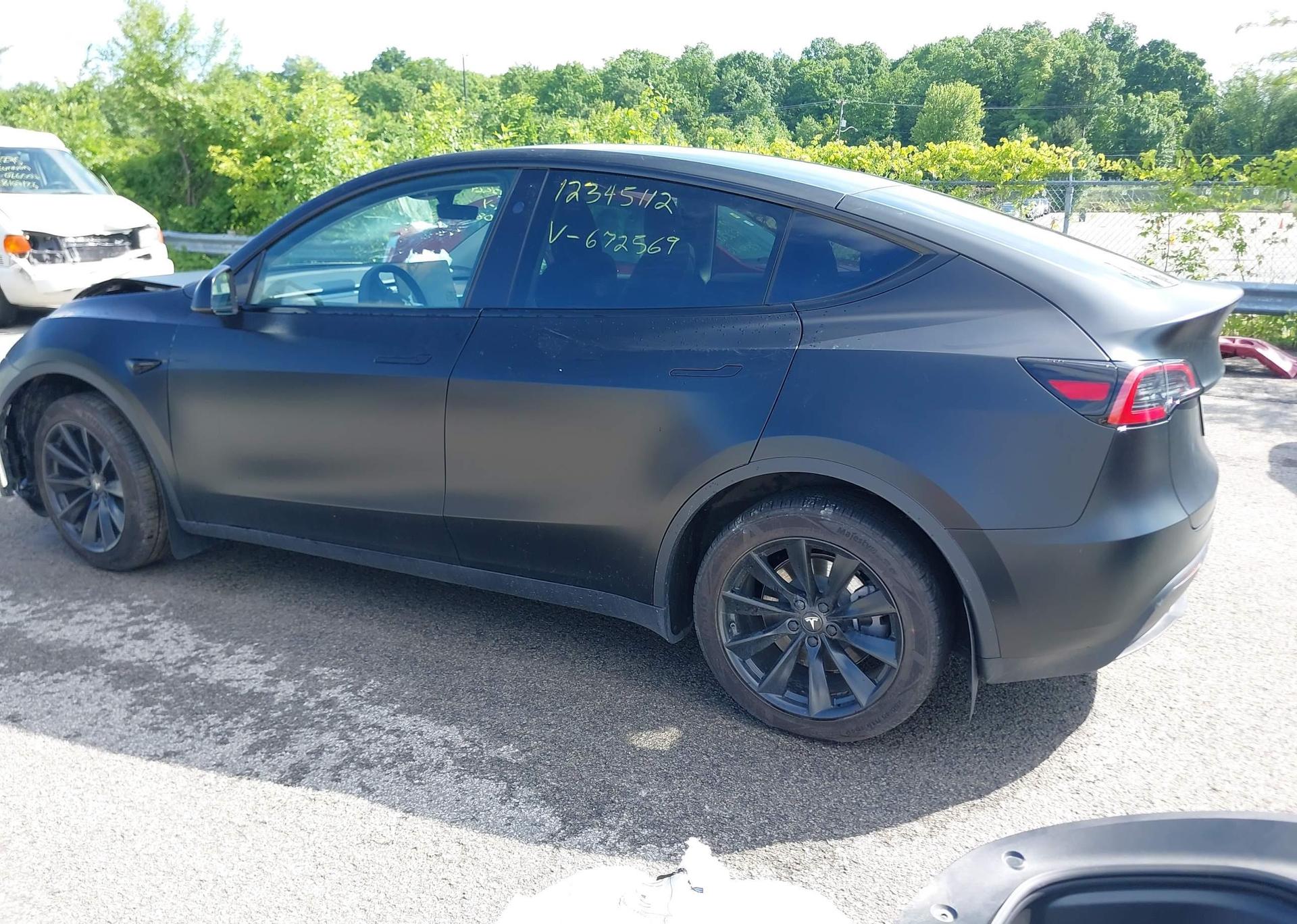 2024 TESLA MODEL Y LONG RANGE