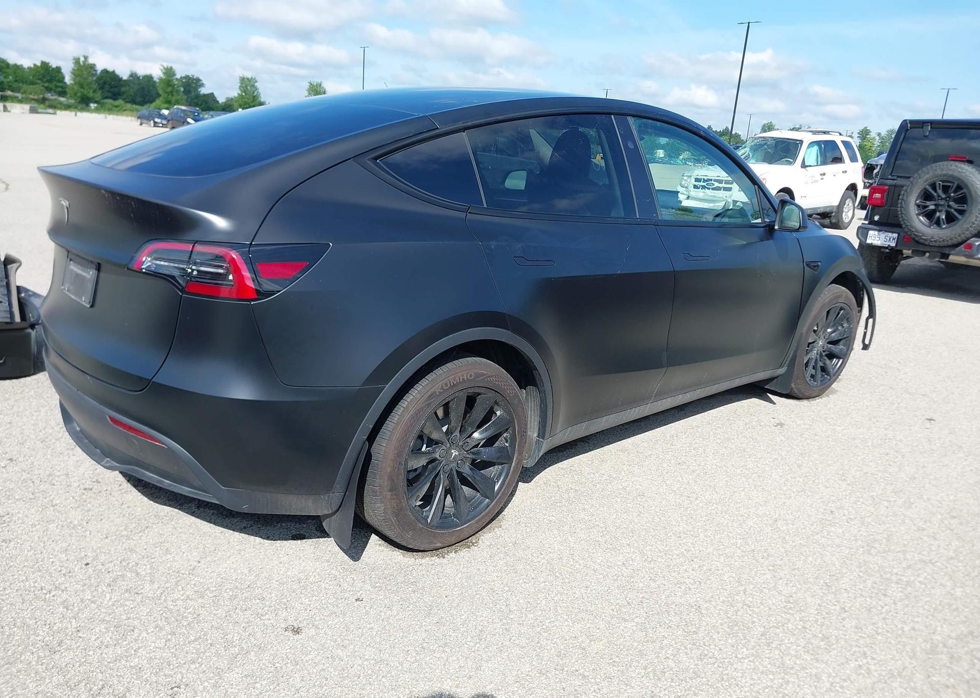 2024 TESLA MODEL Y LONG RANGE