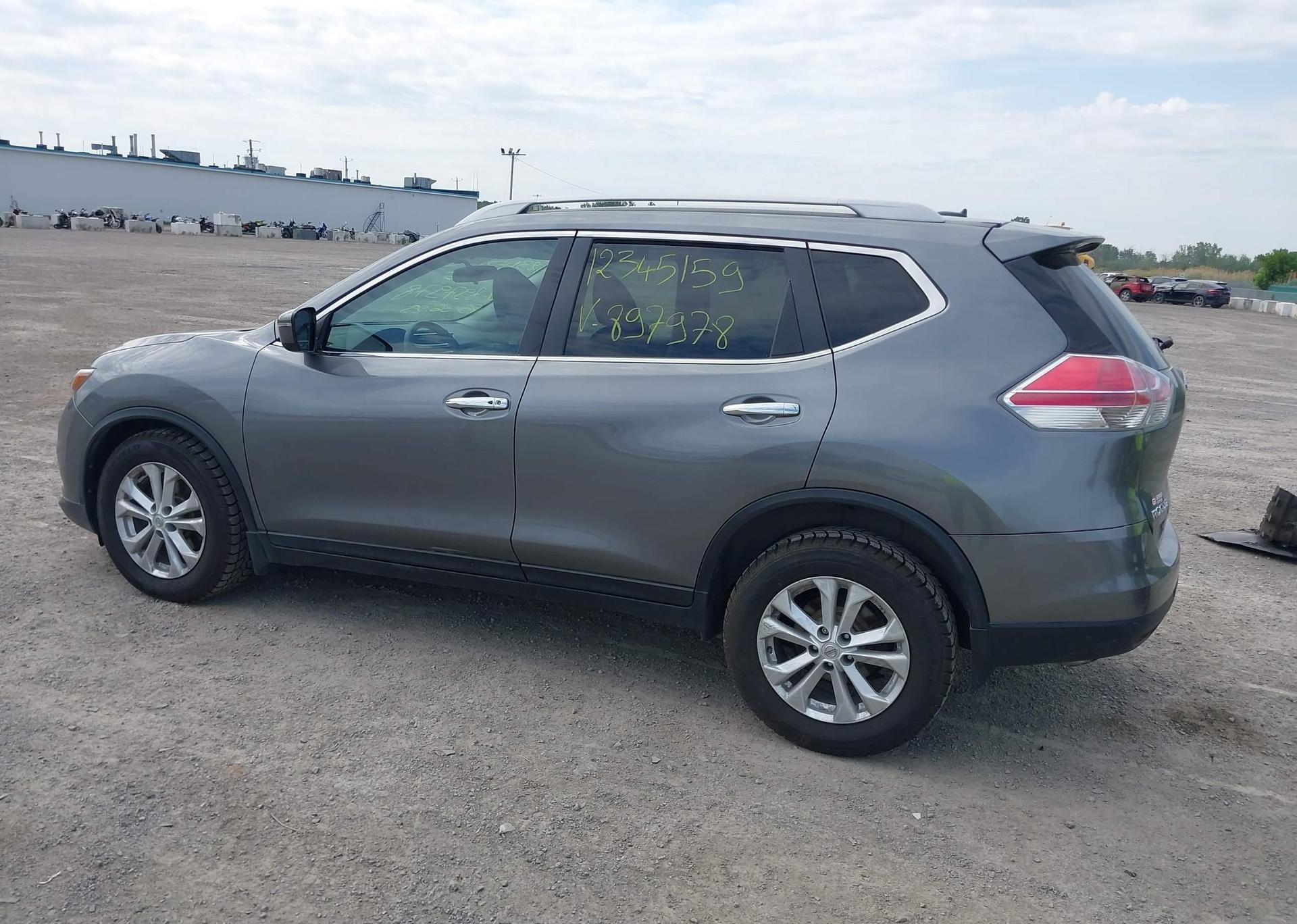 2016 NISSAN ROGUE