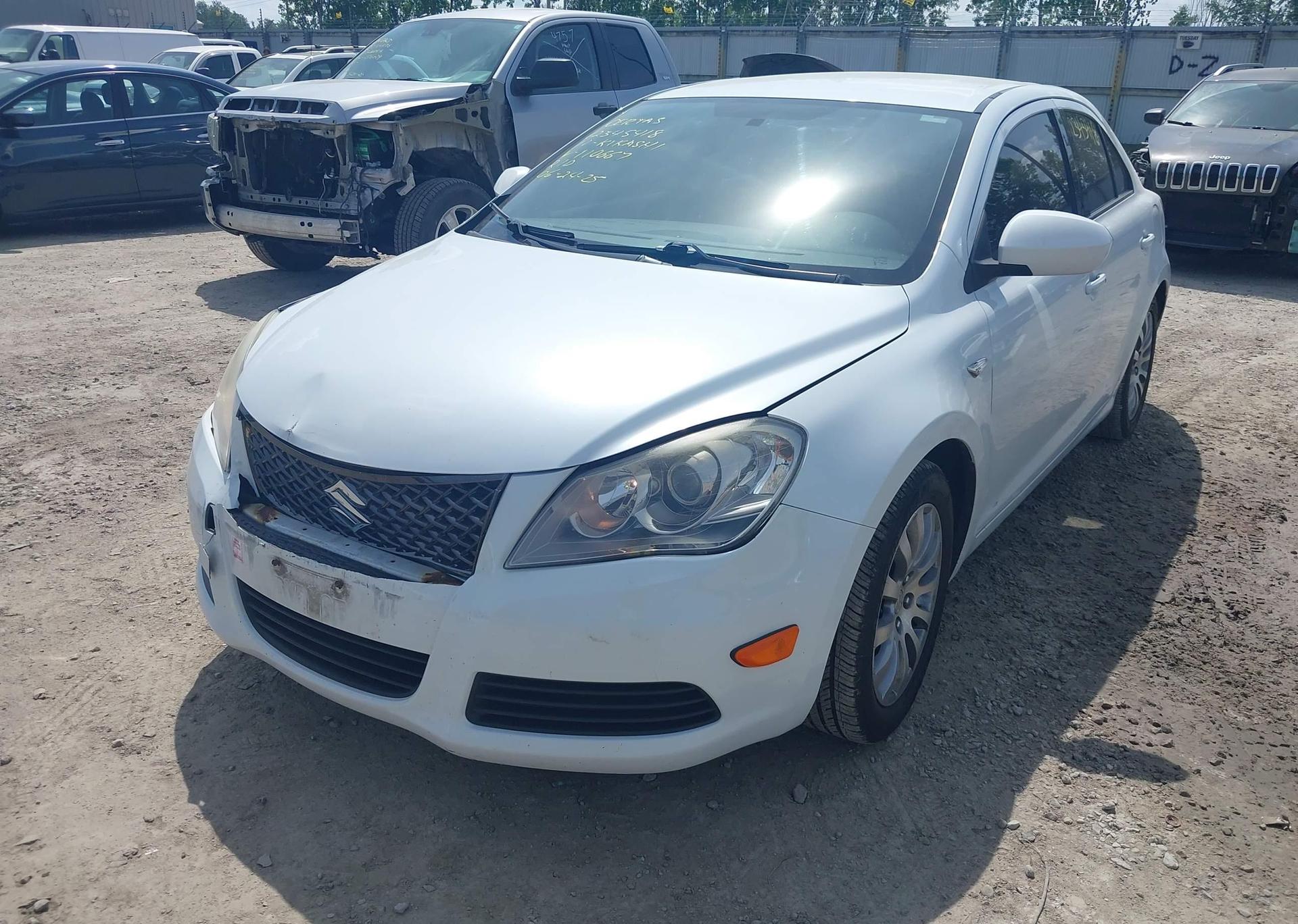 2011 SUZUKI KIZASHI SE