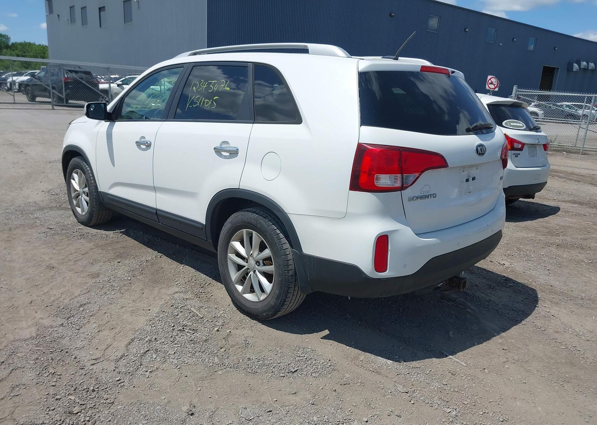 2014 KIA SORENTO LX