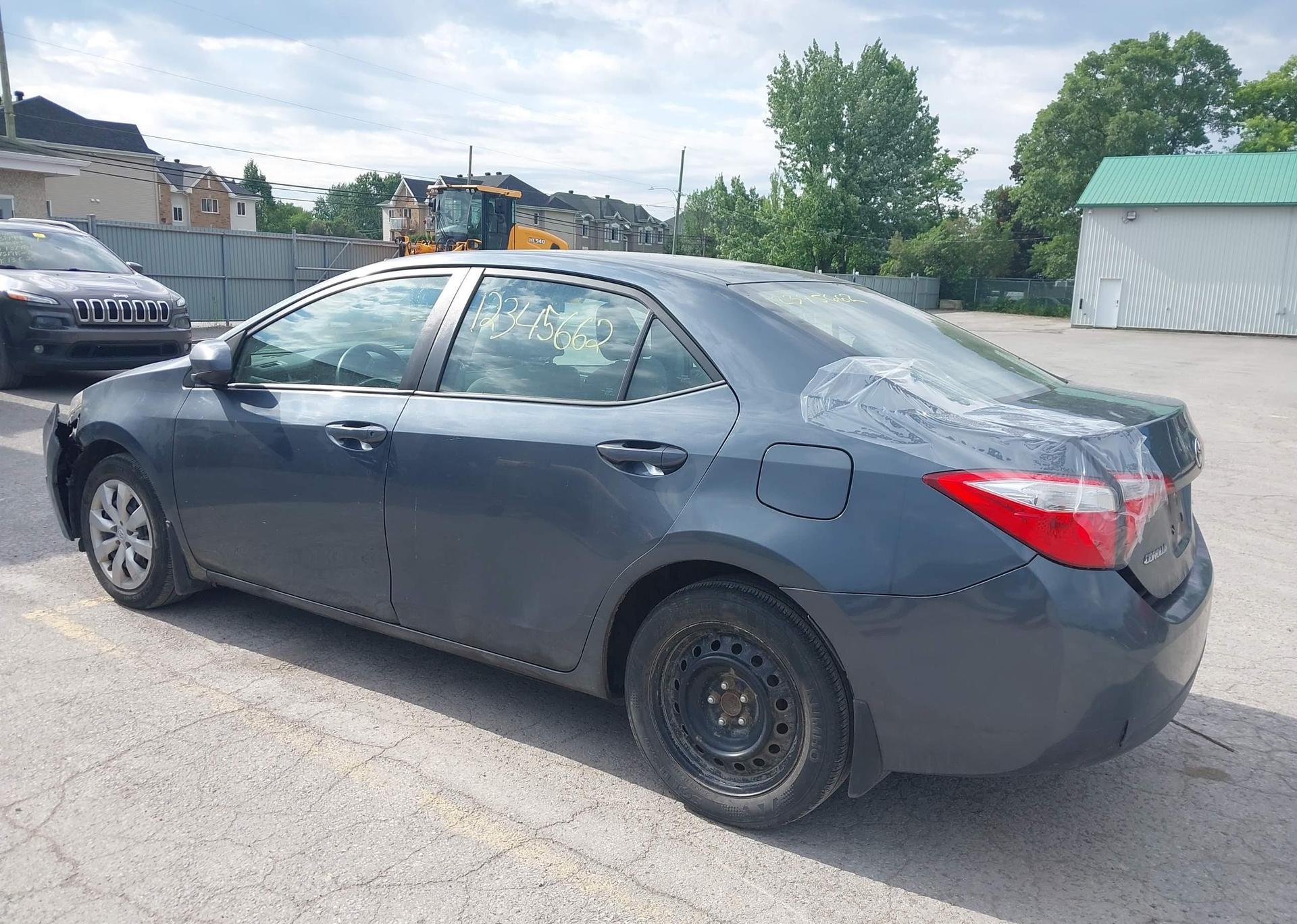 2015 TOYOTA COROLLA