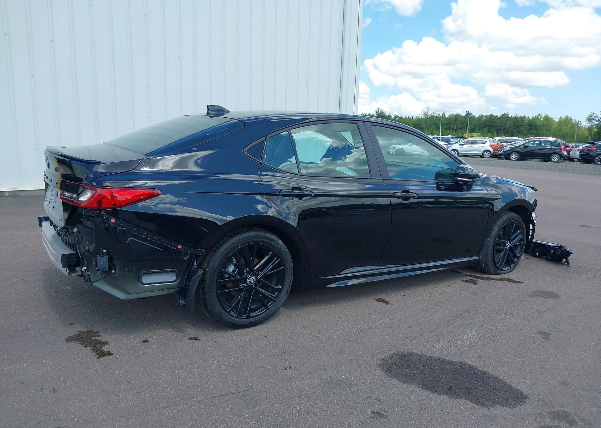 2025 TOYOTA CAMRY XSE