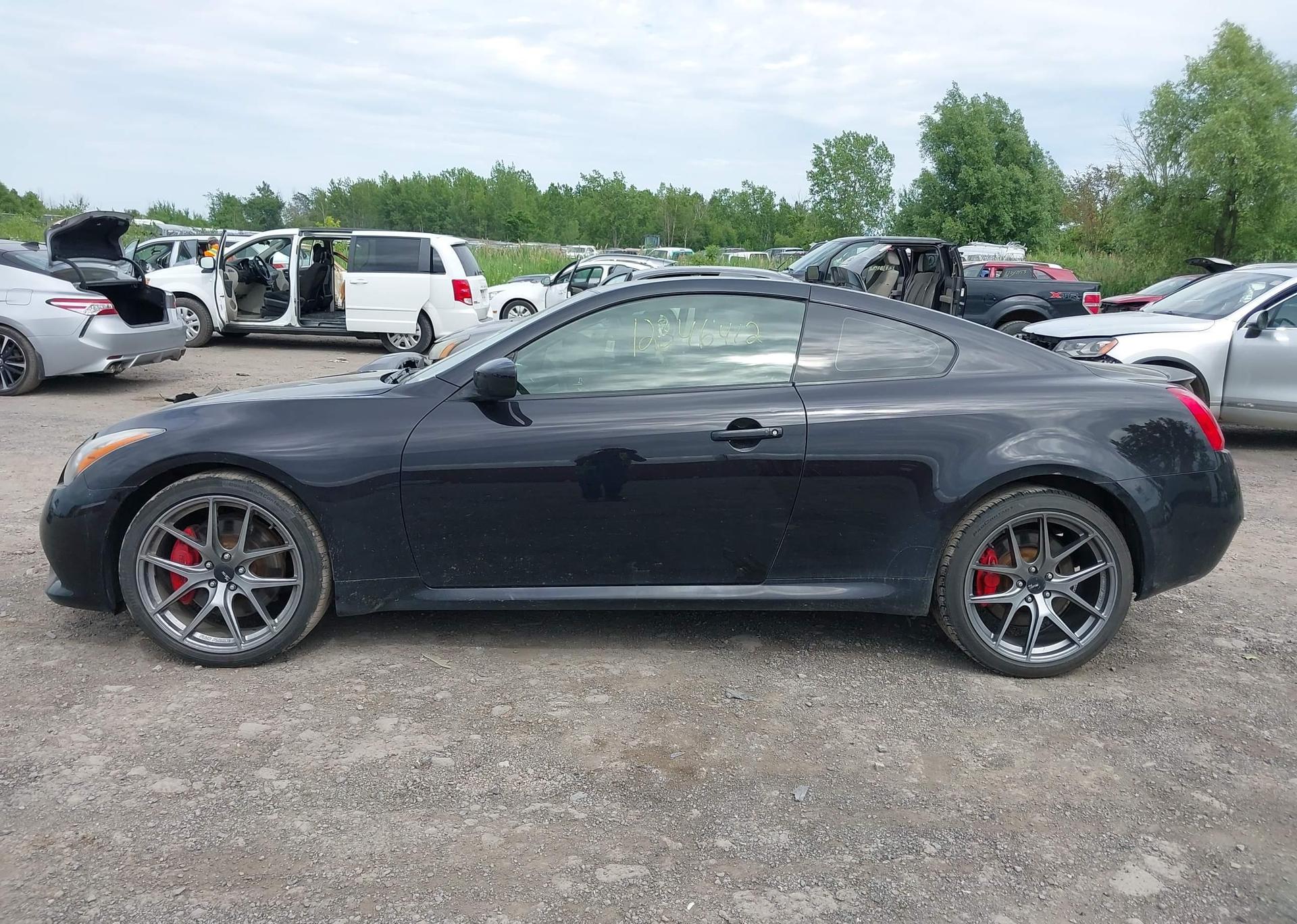 2013 INFINITI G37