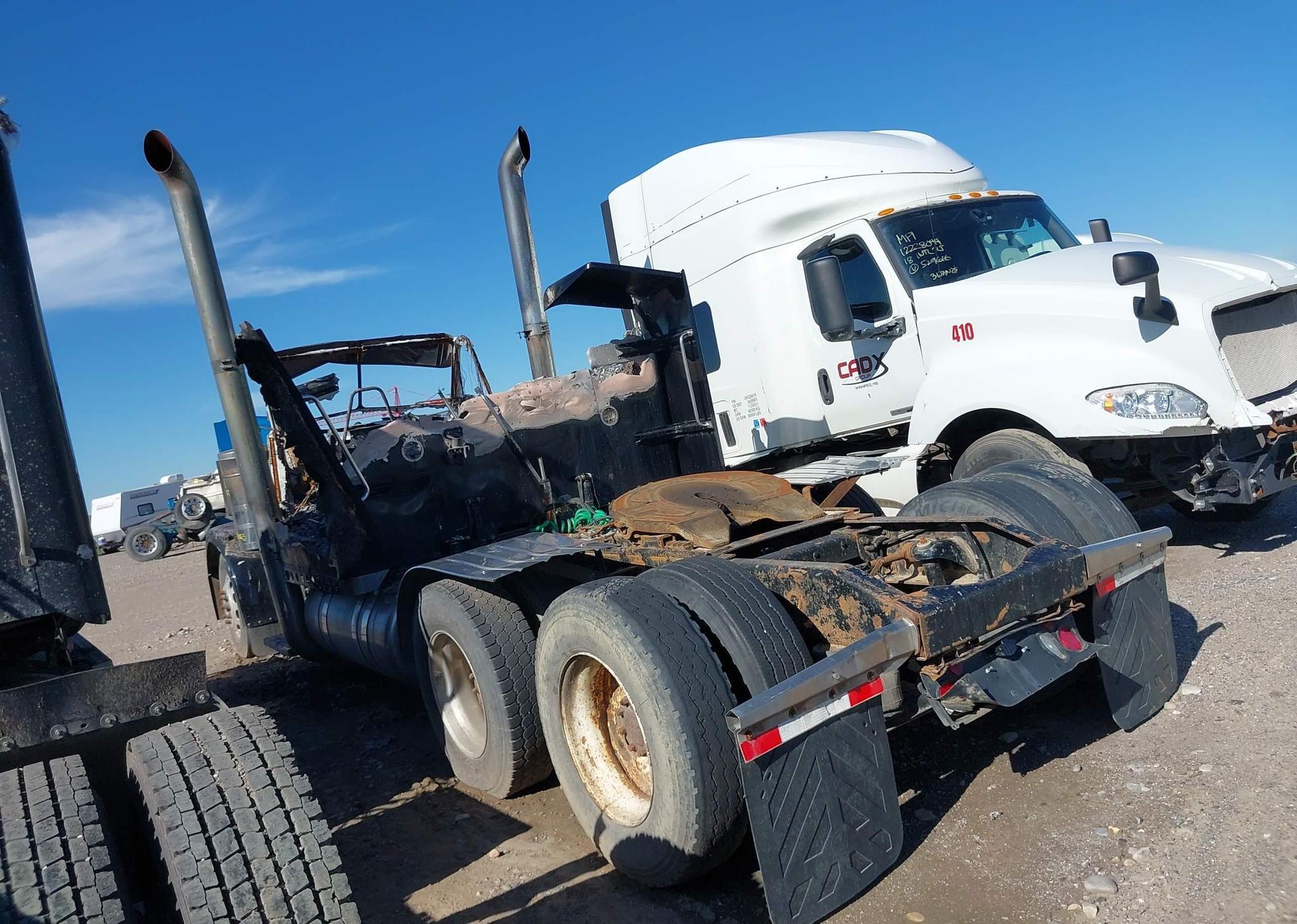 2004 PETERBILT 379