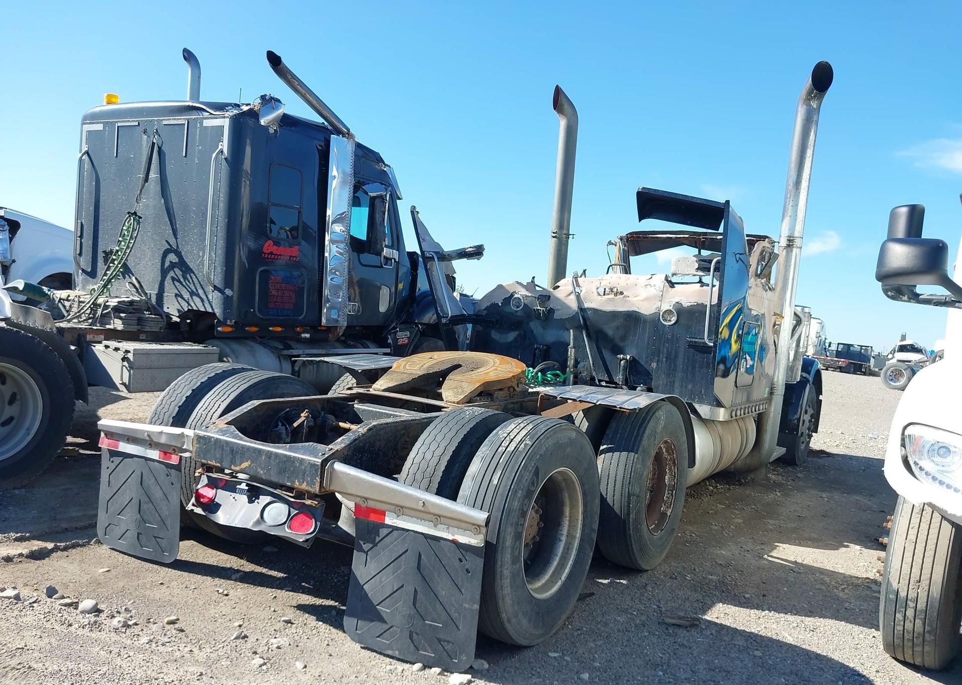 2004 PETERBILT 379
