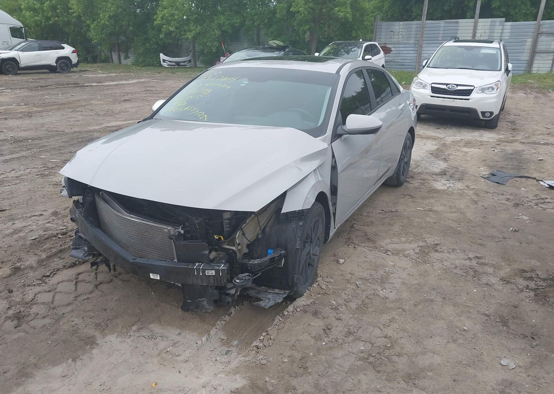 2023 HYUNDAI ELANTRA PREFERRED IVT WITH TECH PACKAGE