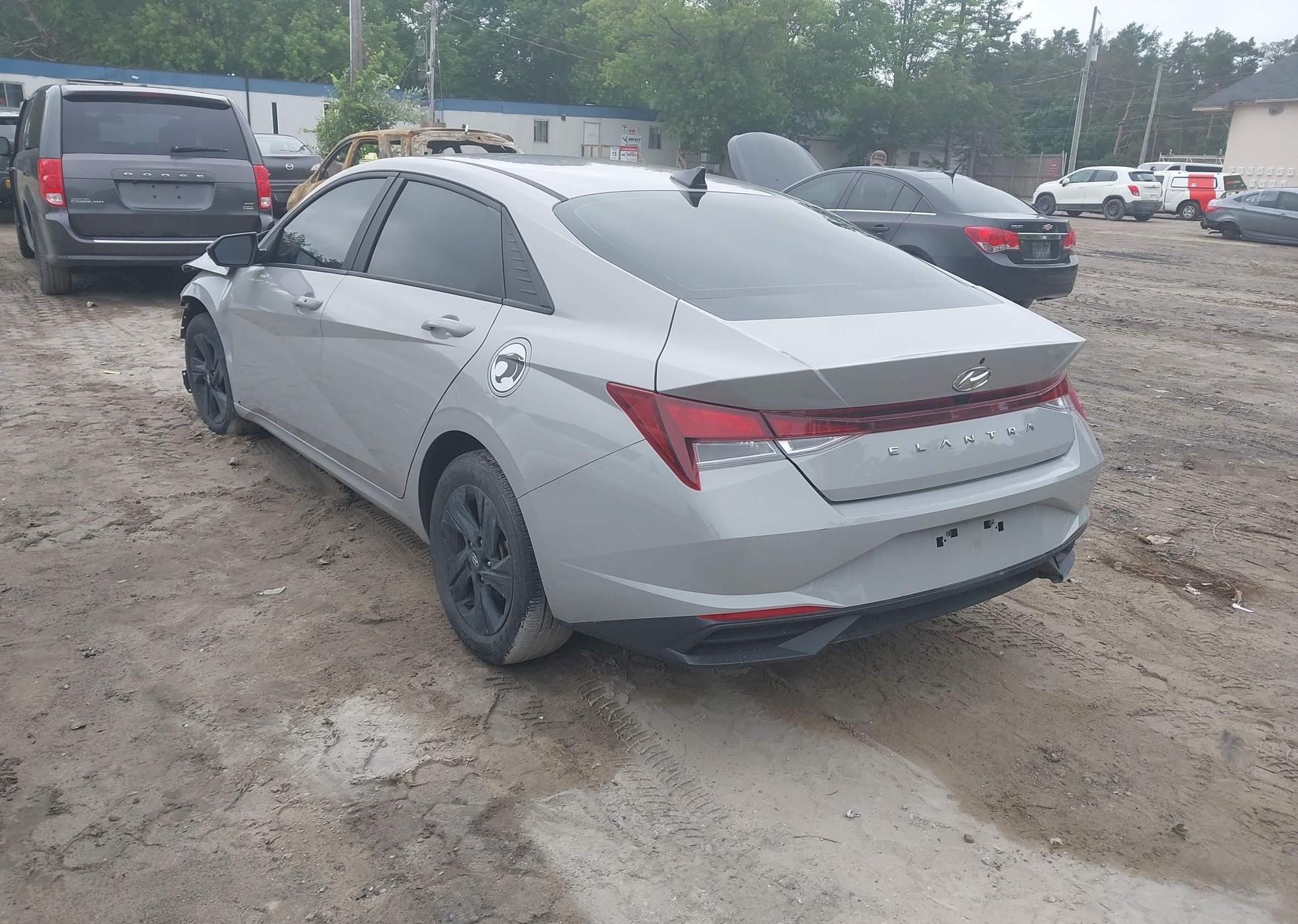 2023 HYUNDAI ELANTRA PREFERRED IVT WITH TECH PACKAGE