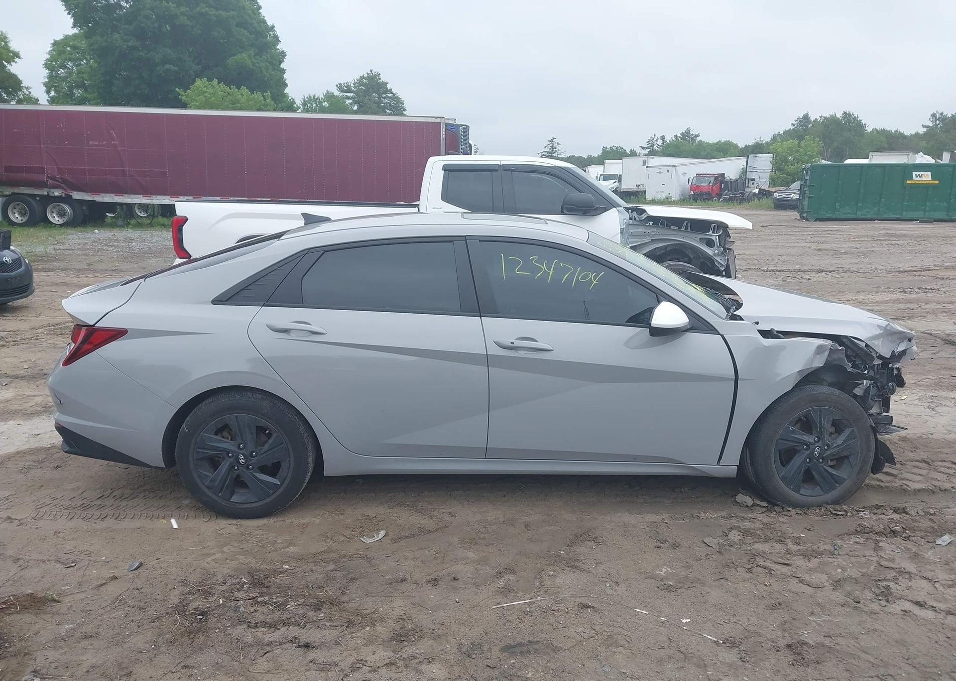 2023 HYUNDAI ELANTRA PREFERRED IVT WITH TECH PACKAGE