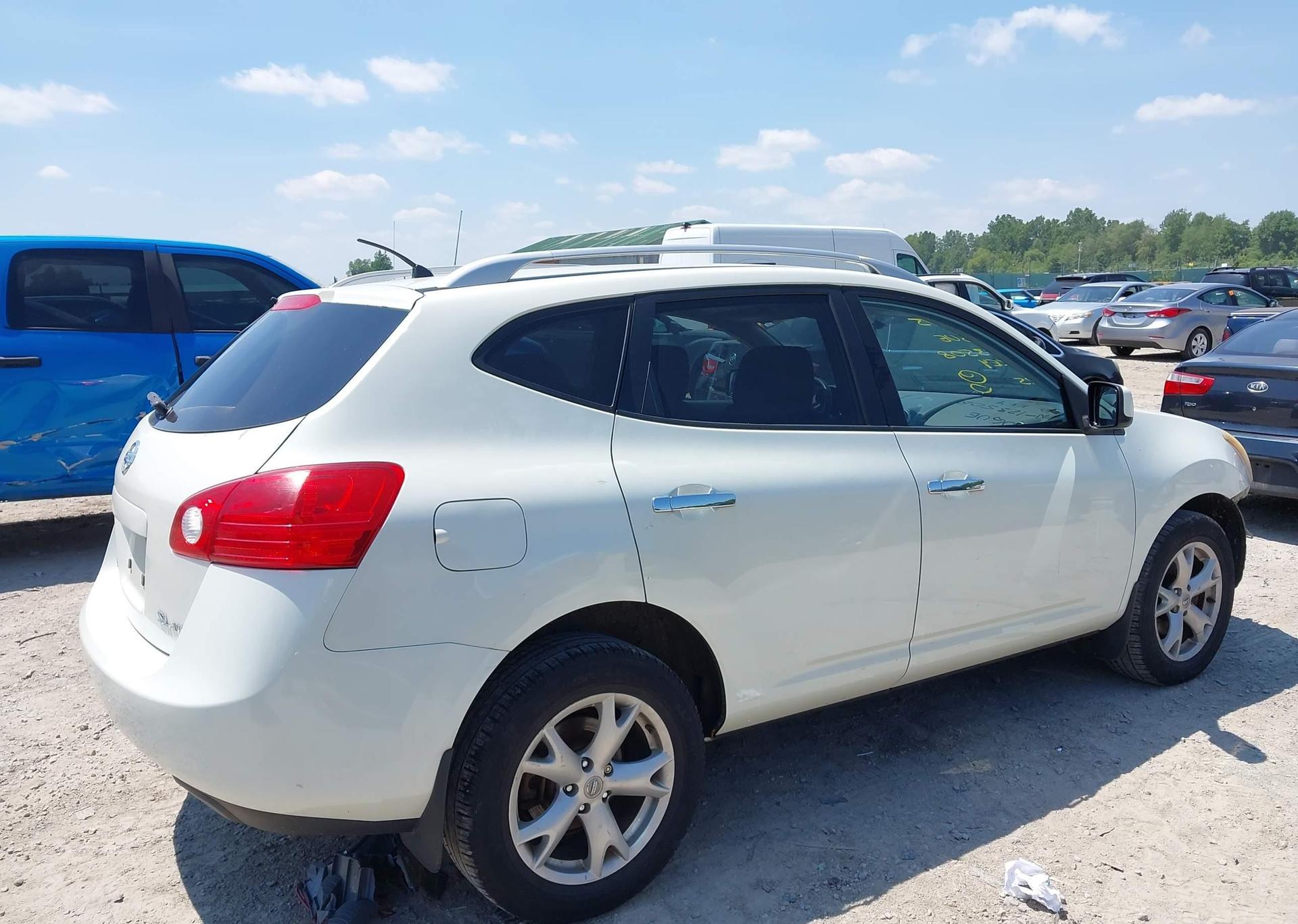 2010 NISSAN ROGUE S