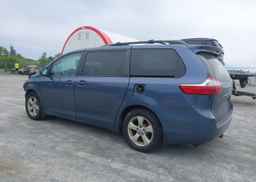 2017 TOYOTA SIENNA LE V6