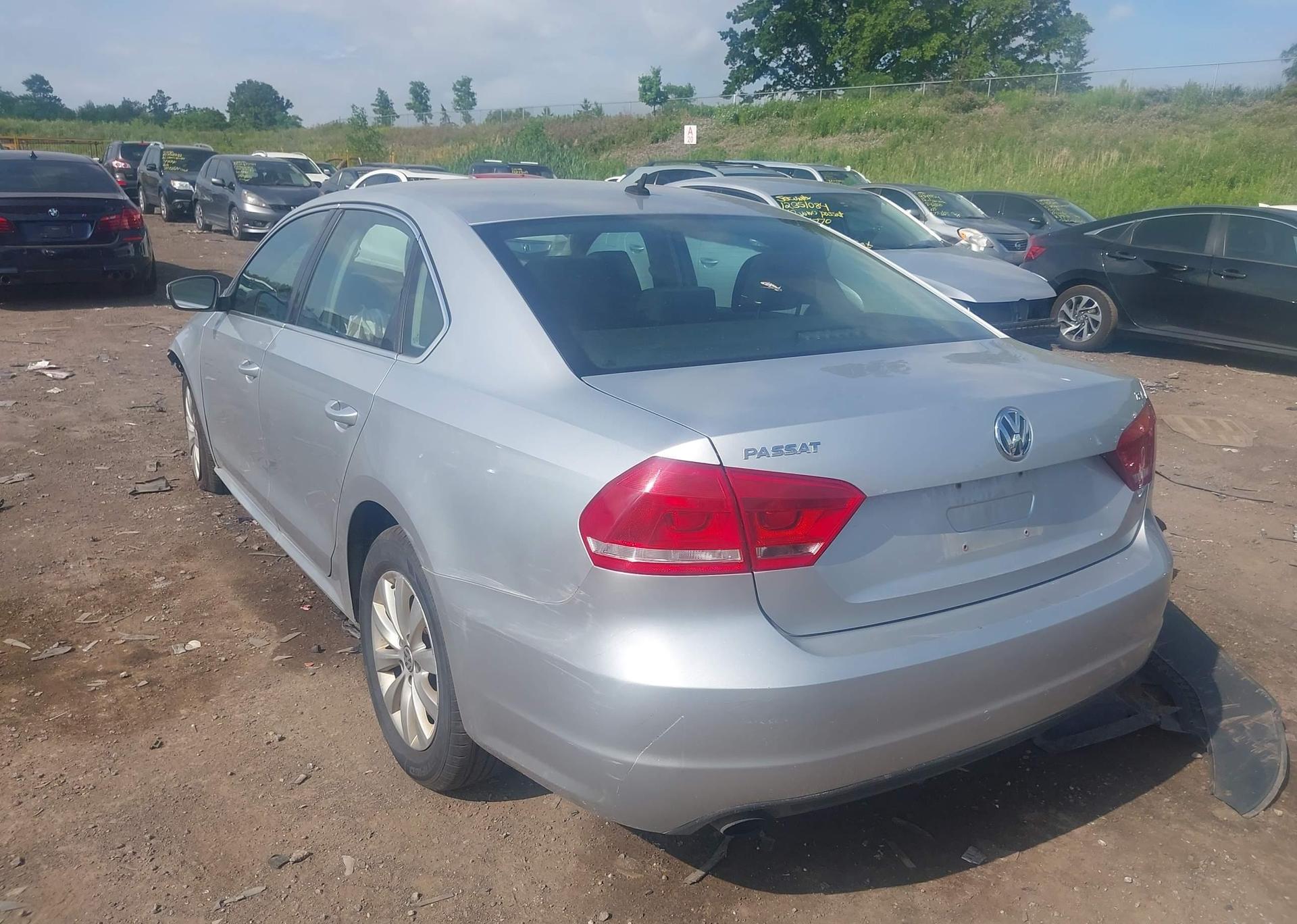 2015 VOLKSWAGEN PASSAT 1.8 TSI TRENDLINE
