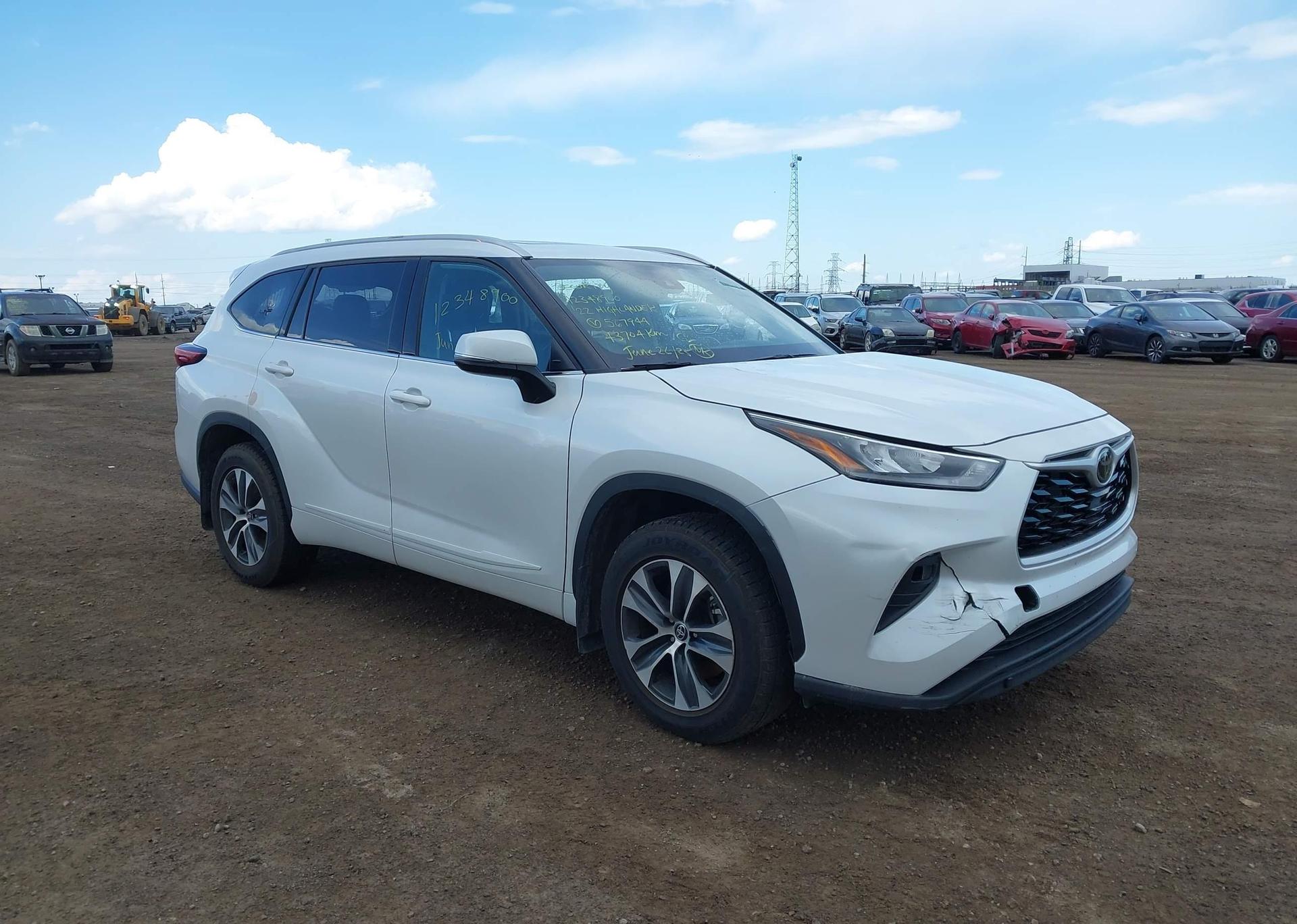 2022 TOYOTA highlander xle