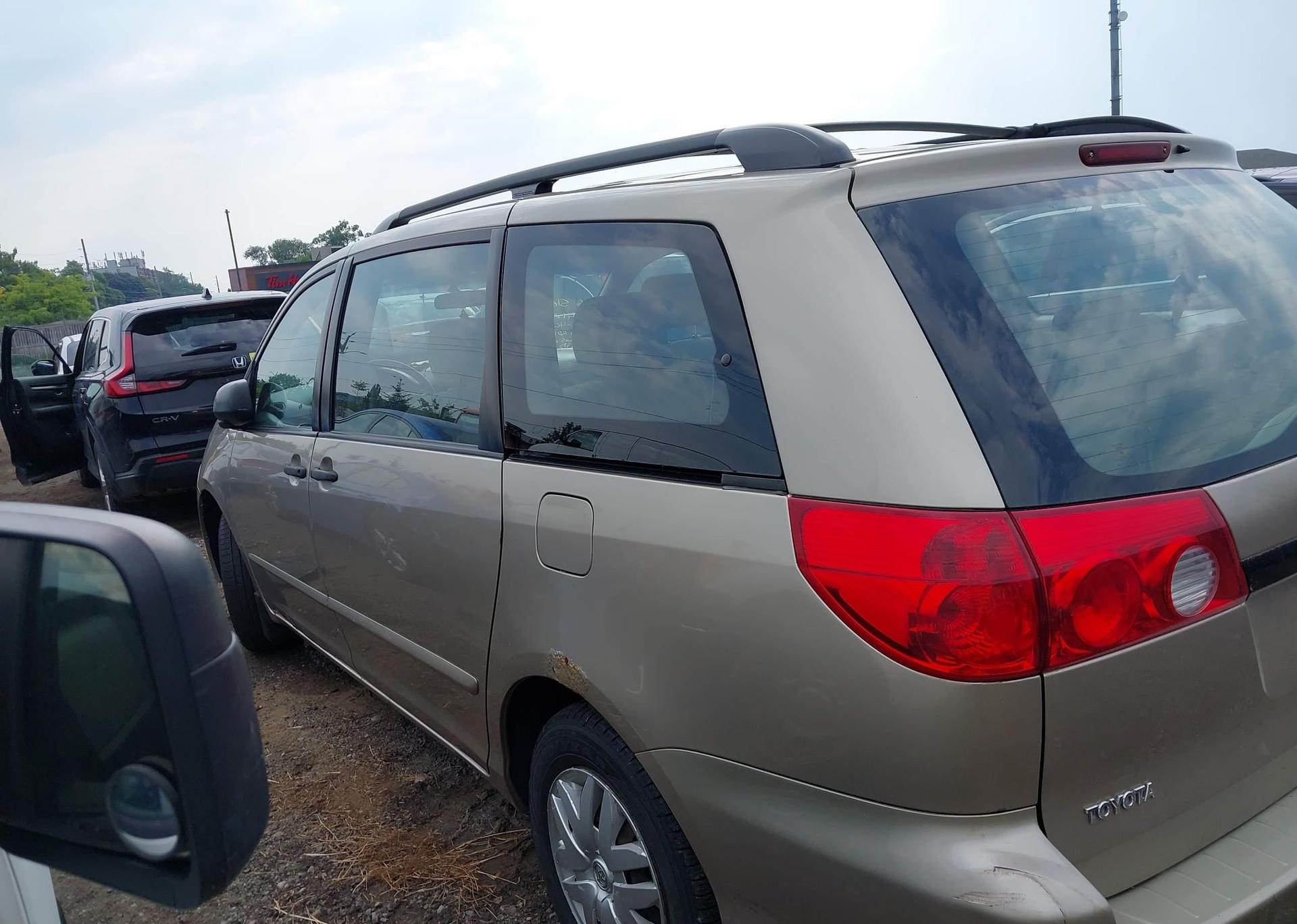 2006 TOYOTA SIENNA