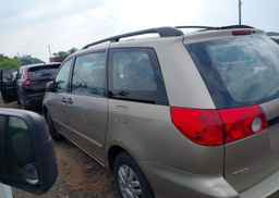 2006 TOYOTA SIENNA