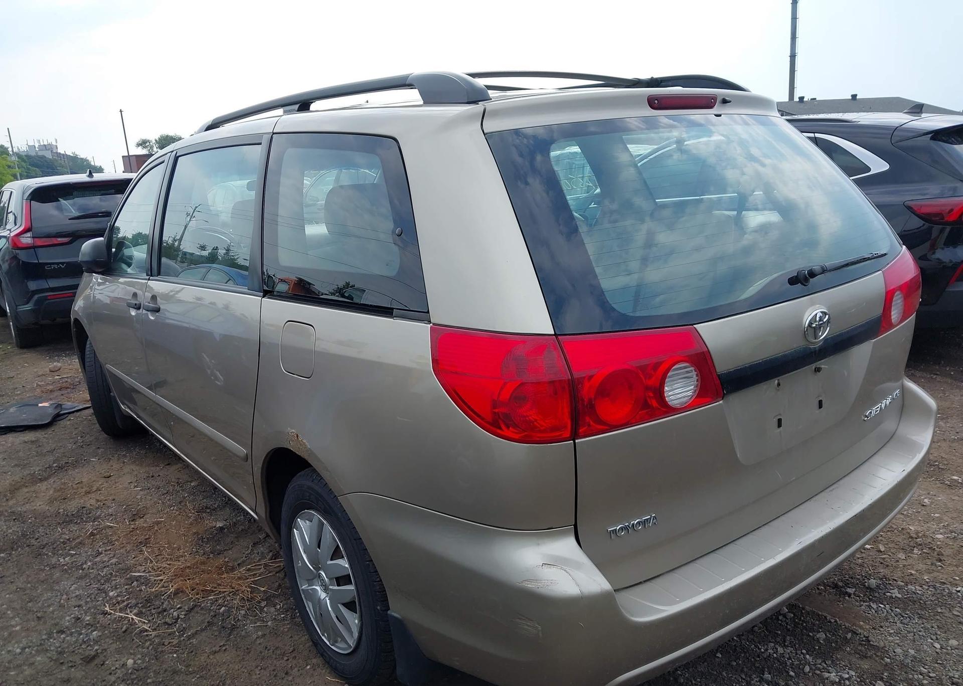 2006 TOYOTA SIENNA