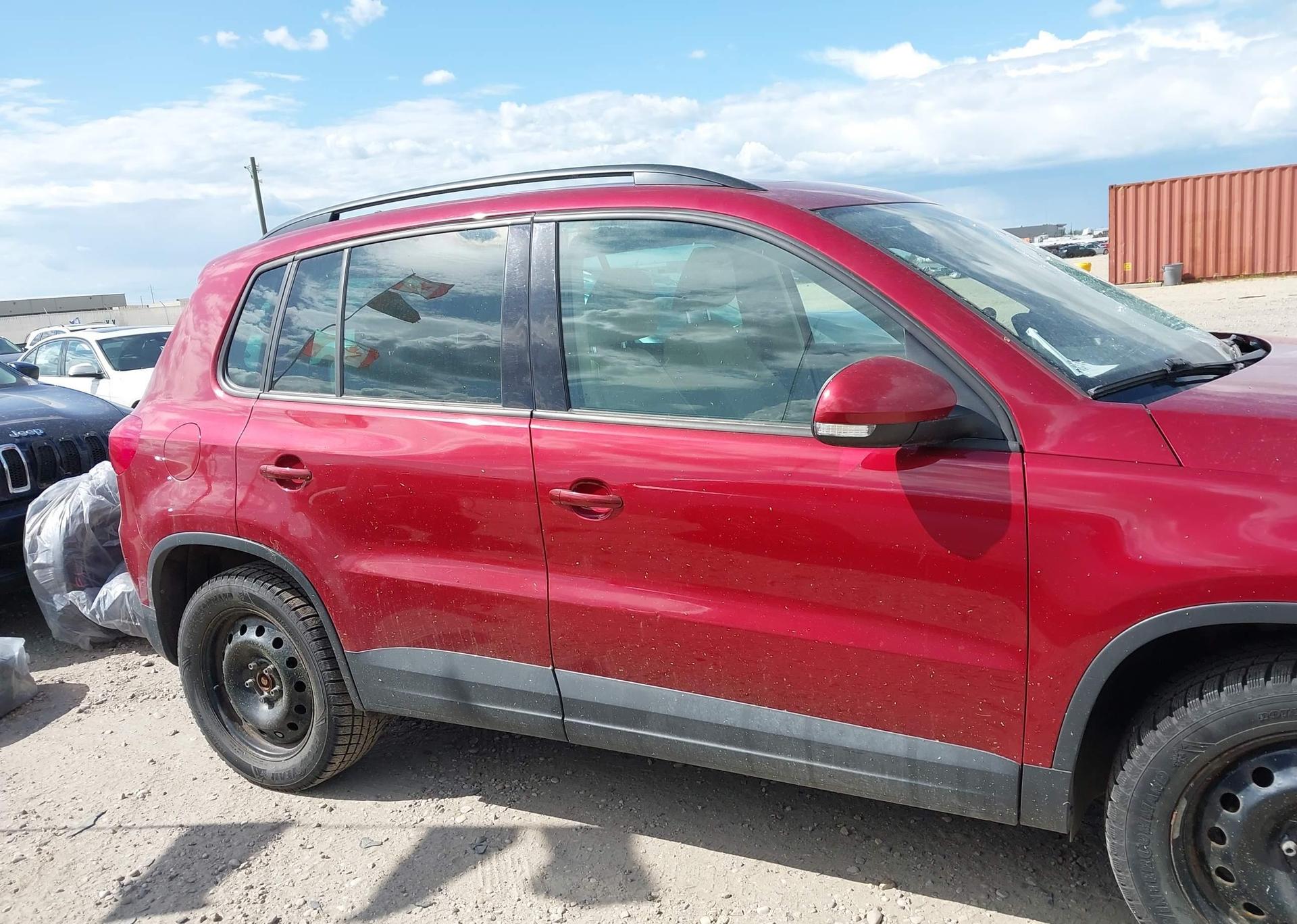 2013 VOLKSWAGEN TIGUAN S