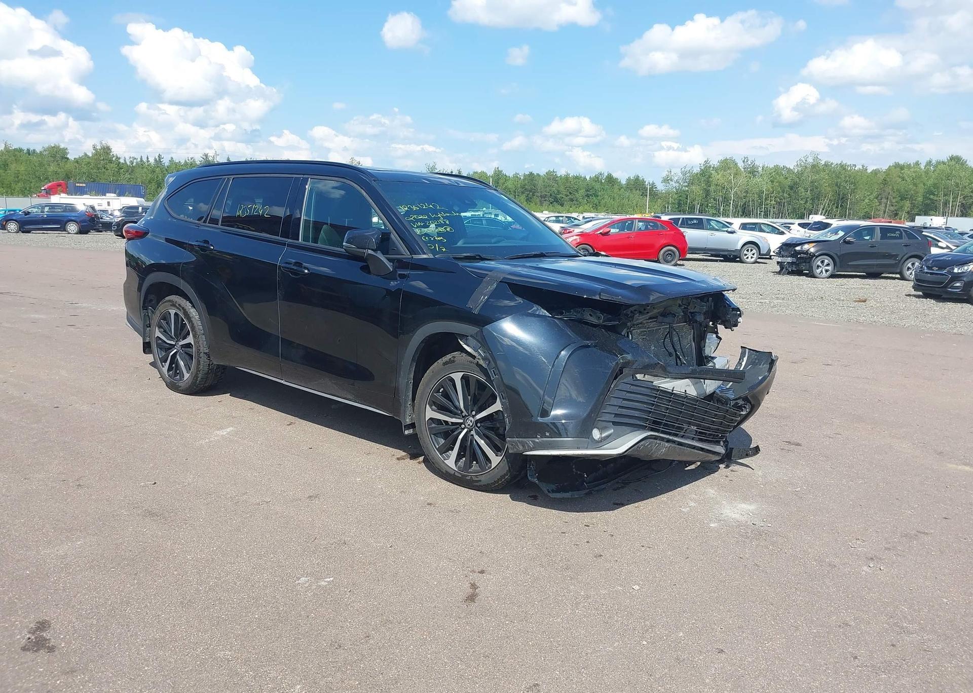 2022 TOYOTA HIGHLANDER XSE