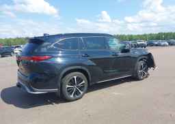 2022 TOYOTA HIGHLANDER XSE