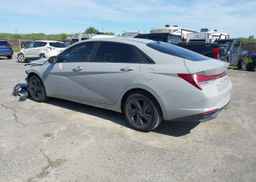 2022 HYUNDAI ELANTRA PREFERRED IVT WITH SUN AND TECH PACKAGE