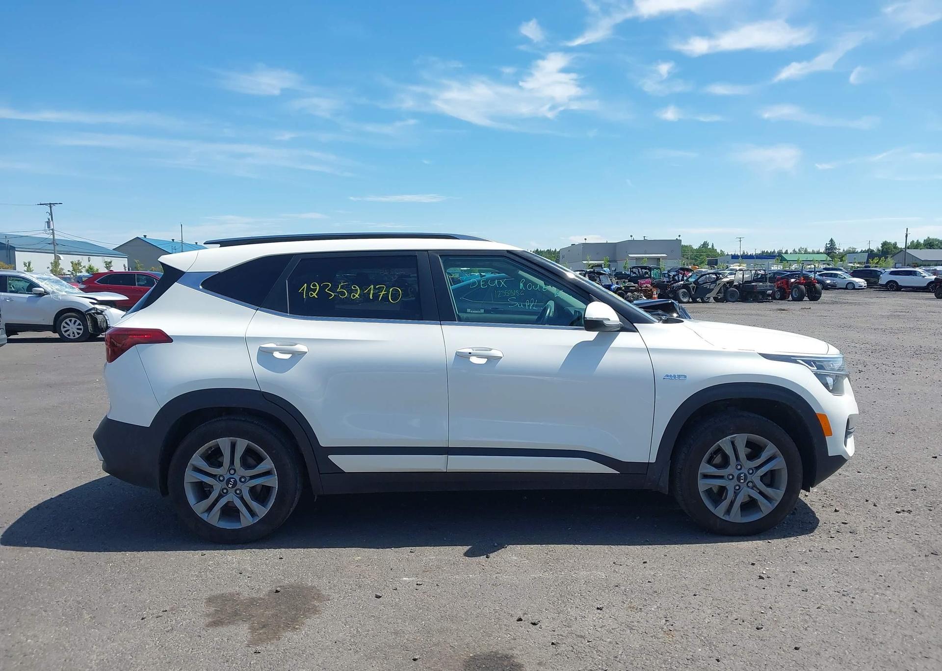 2021 KIA SELTOS EX