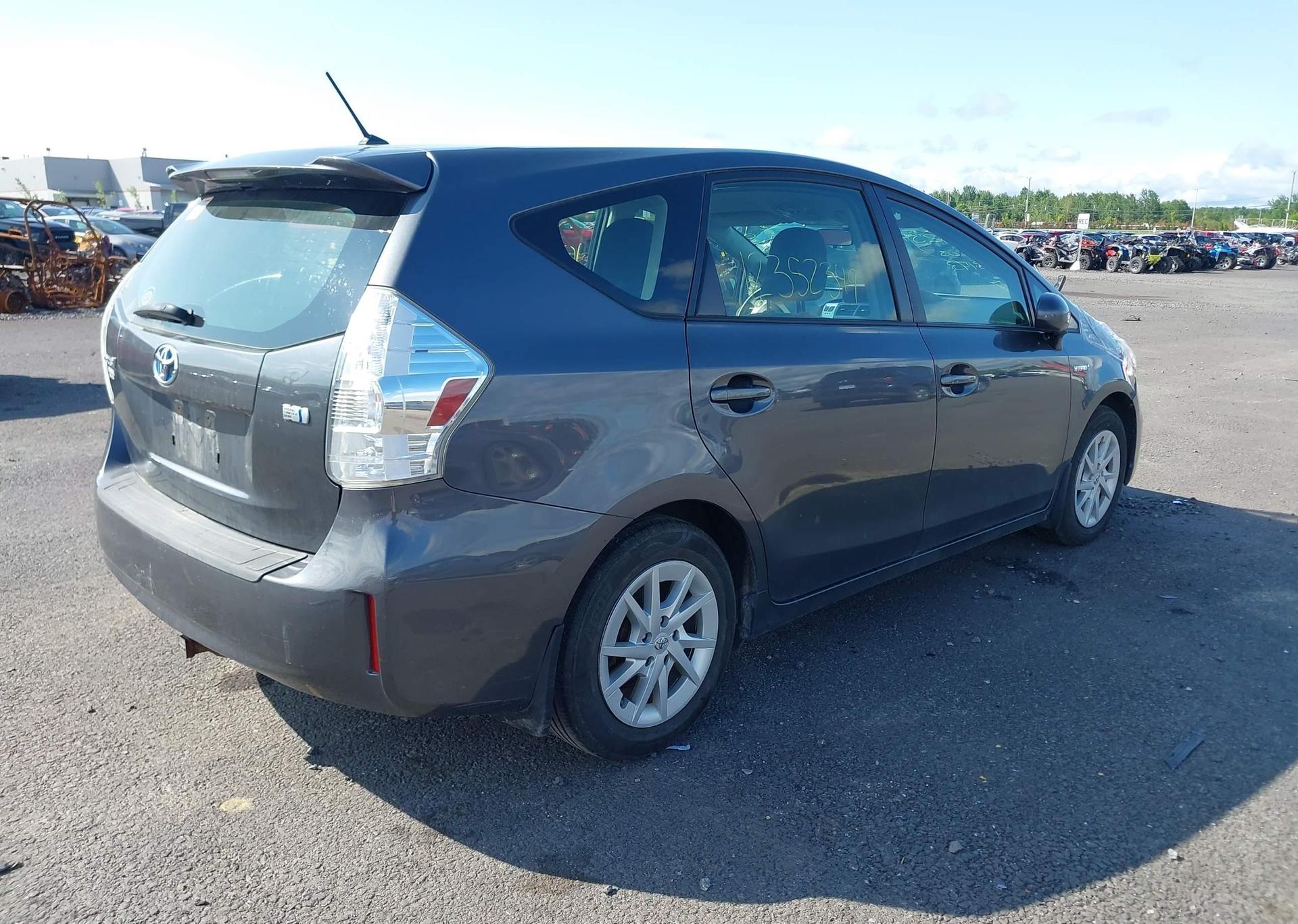 2013 TOYOTA PRIUS V